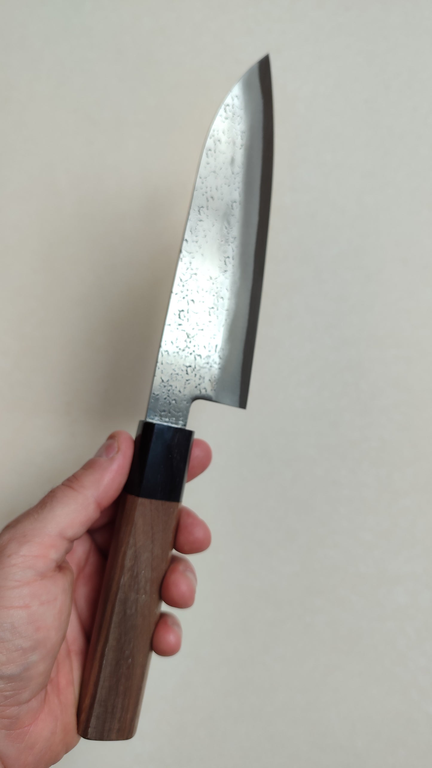 Magnifique couteau de cuisine japonais "Santoku" 165mm Blue Steel "Okeya"