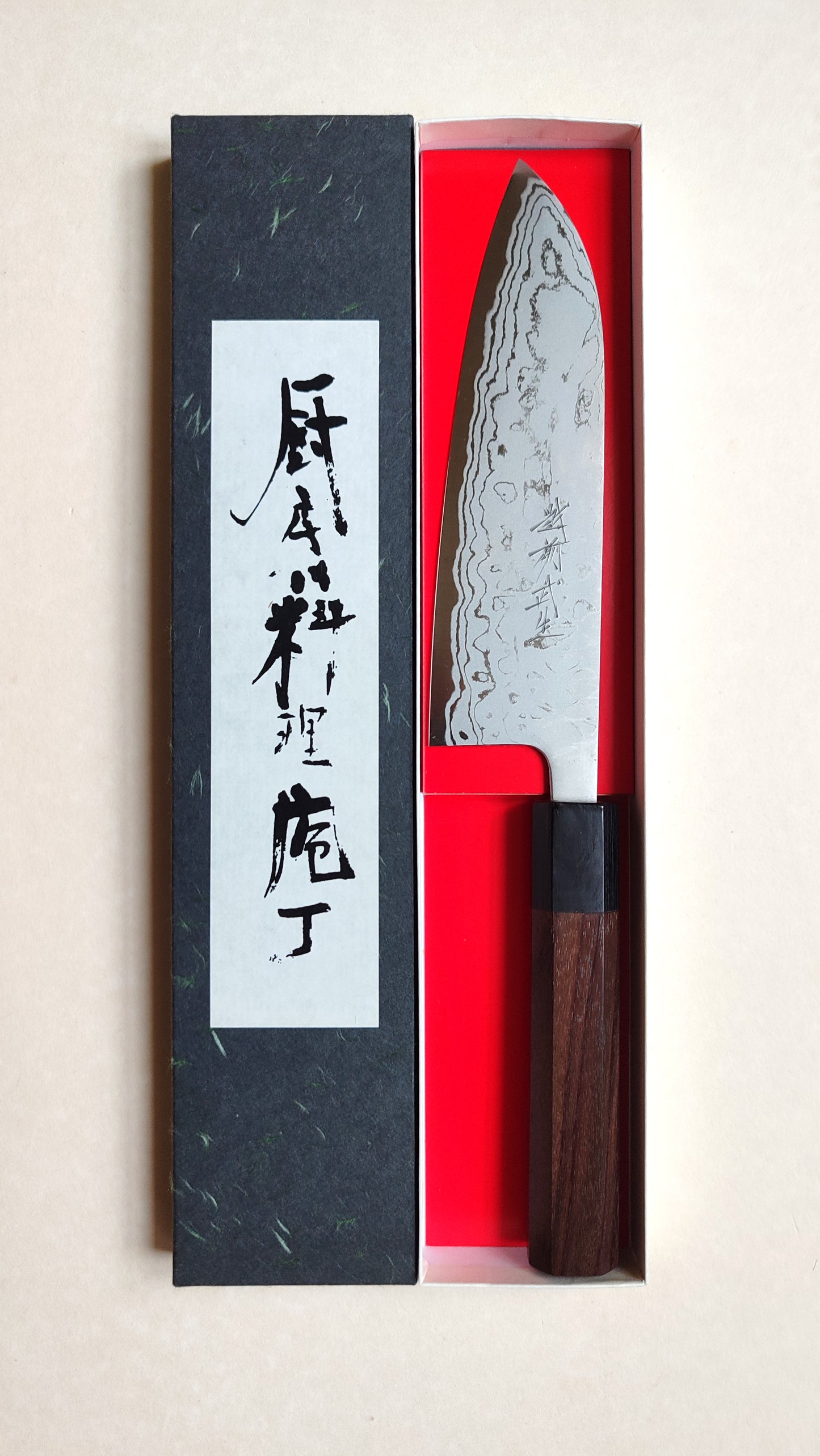 Magnifique couteau de cuisine japonais "Santoku" 165mm Damas "Shiro kamo"