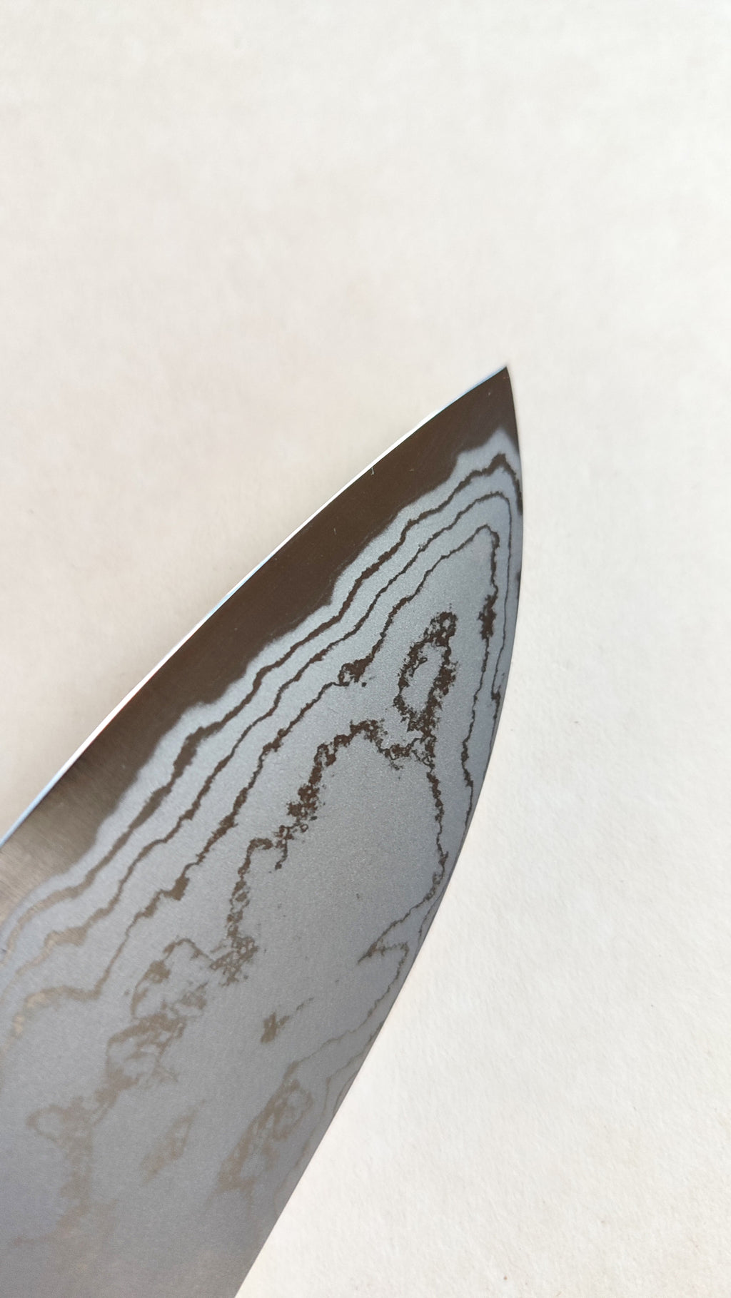 Magnifique couteau de cuisine japonais "Santoku" 165mm Damas "Shiro kamo"
