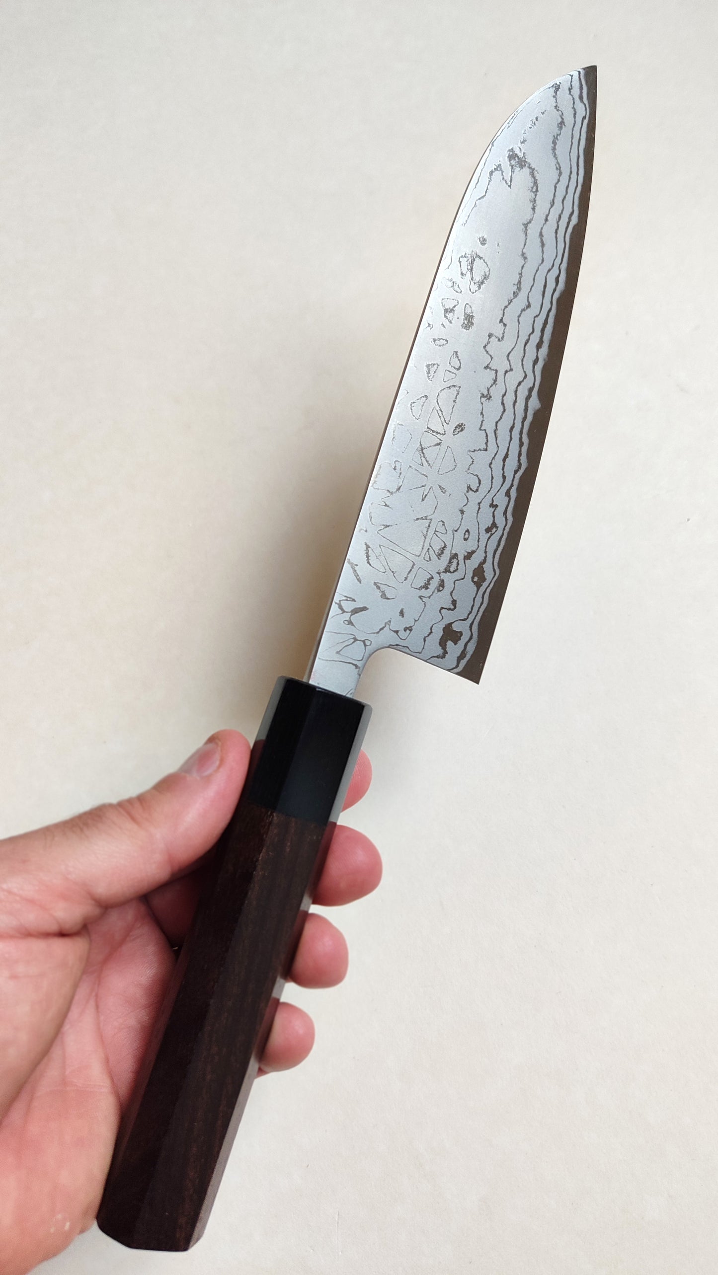 Magnifique couteau de cuisine japonais "Santoku" 165mm Damas "Shiro kamo"