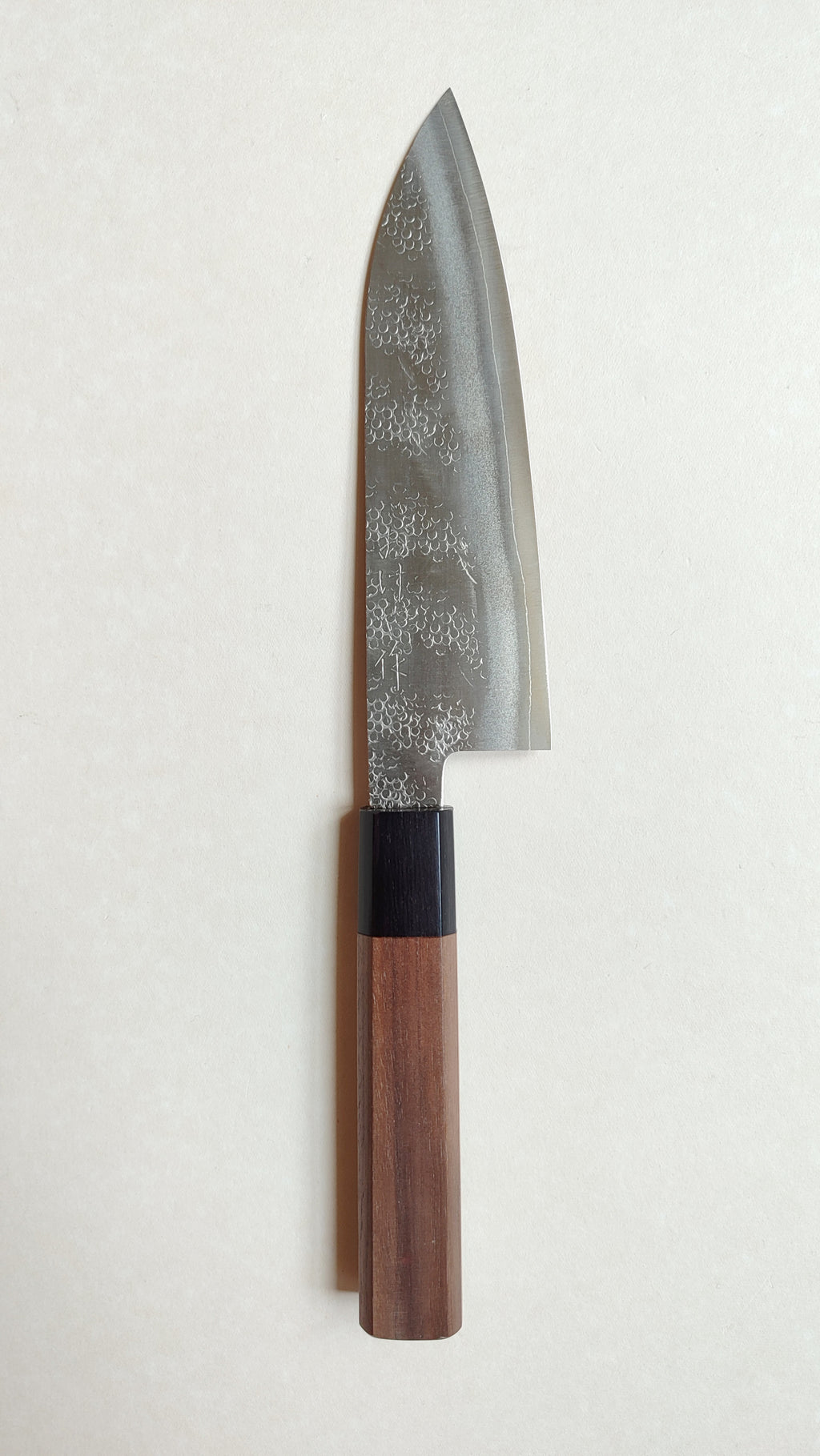 Magnifique couteau de cuisine japonais "Santoku" 165mm acier Ginsan "Okeya"