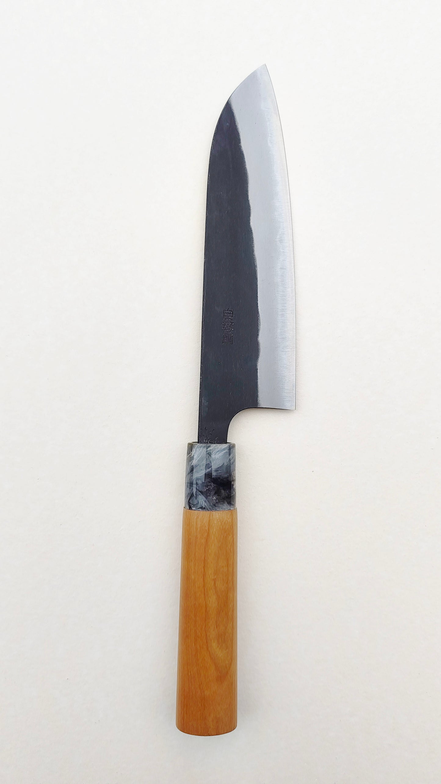 Couteau de cuisine japonais "Santoku" finition "Kurouchi" 165mm "Nao Yamamoto"
