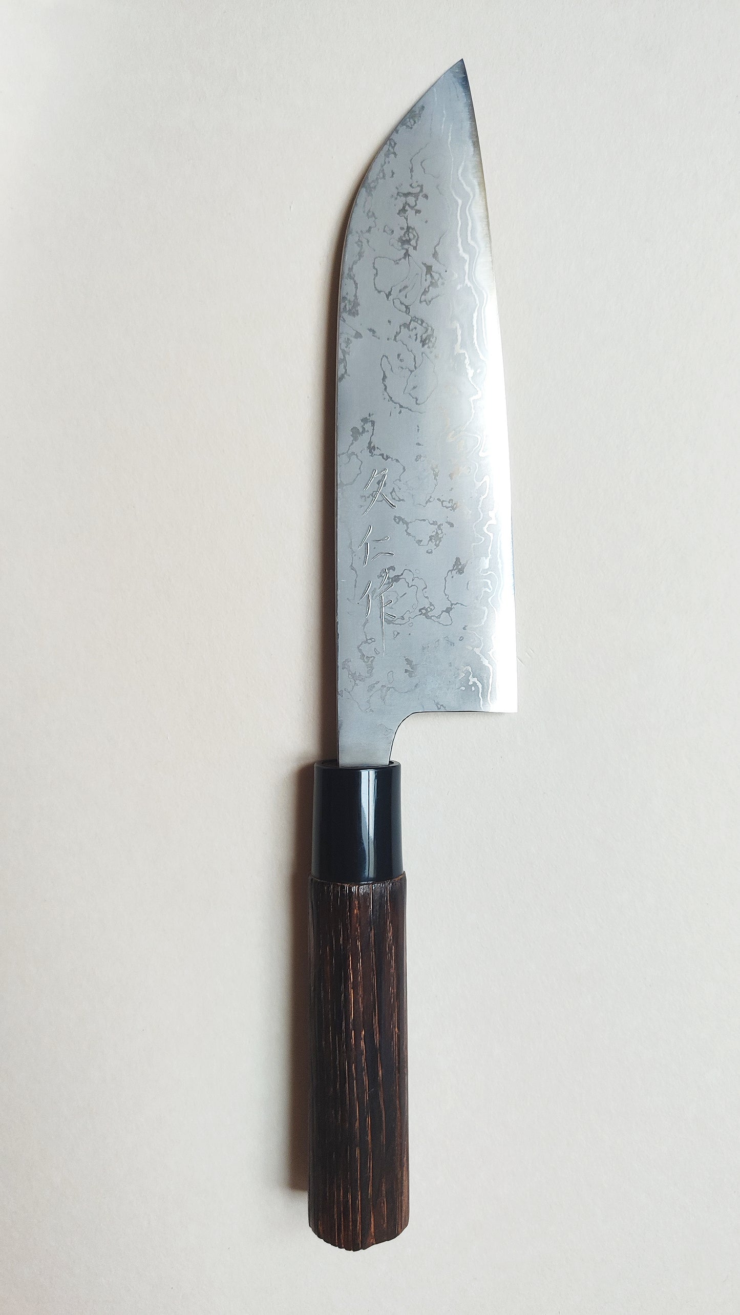 Magnifique couteau de cuisine japonais "Santoku" 170mm Damas "Kunio"
