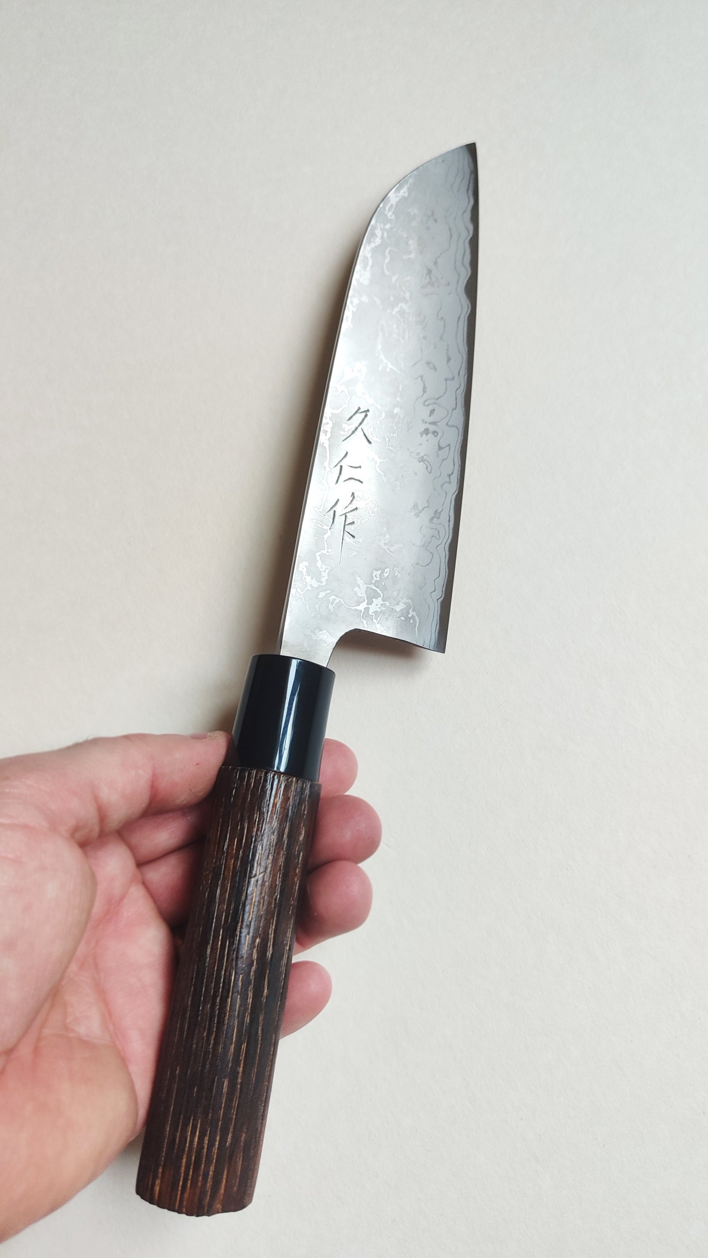 Magnifique couteau de cuisine japonais "Santoku" 170mm Damas "Kunio"