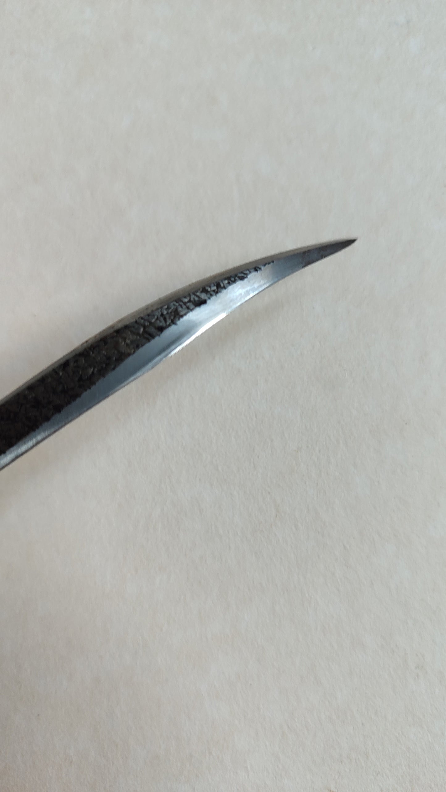 Fin couteau courbe de sculpteur japonais "Namazori Kogatana" 9,5mm