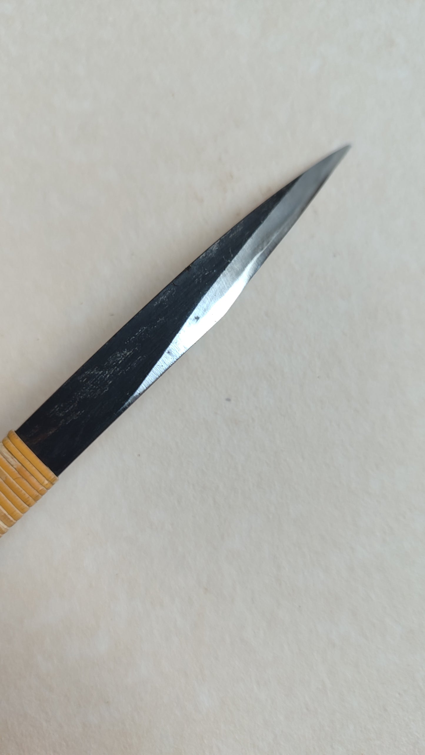 Fin couteau courbe de sculpteur japonais "Namazori Kogatana" 9,5mm droitier