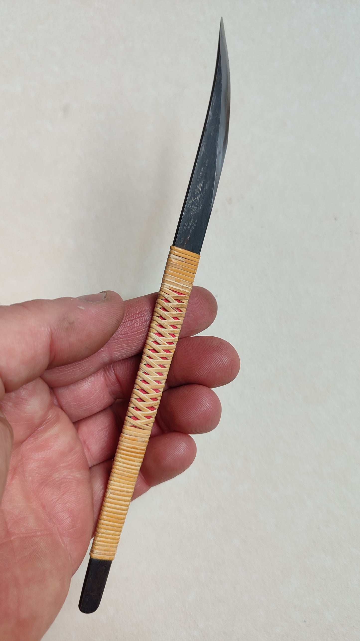 Fin couteau courbe de sculpteur japonais "Namazori Kogatana" 9,5mm droitier