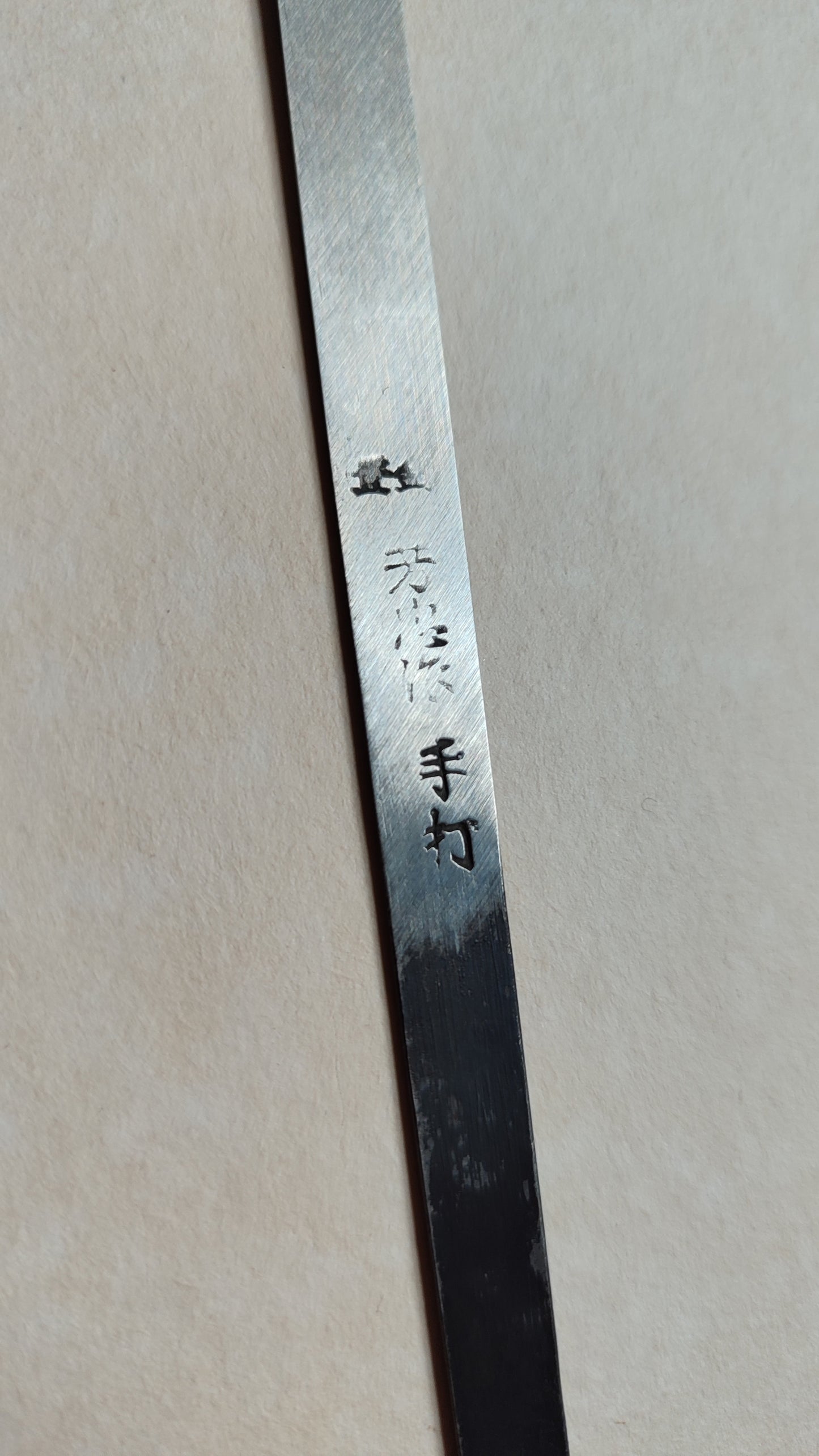 Fin couteau courbe de sculpteur japonais "Namazori Kogatana" 9,5mm gaucher
