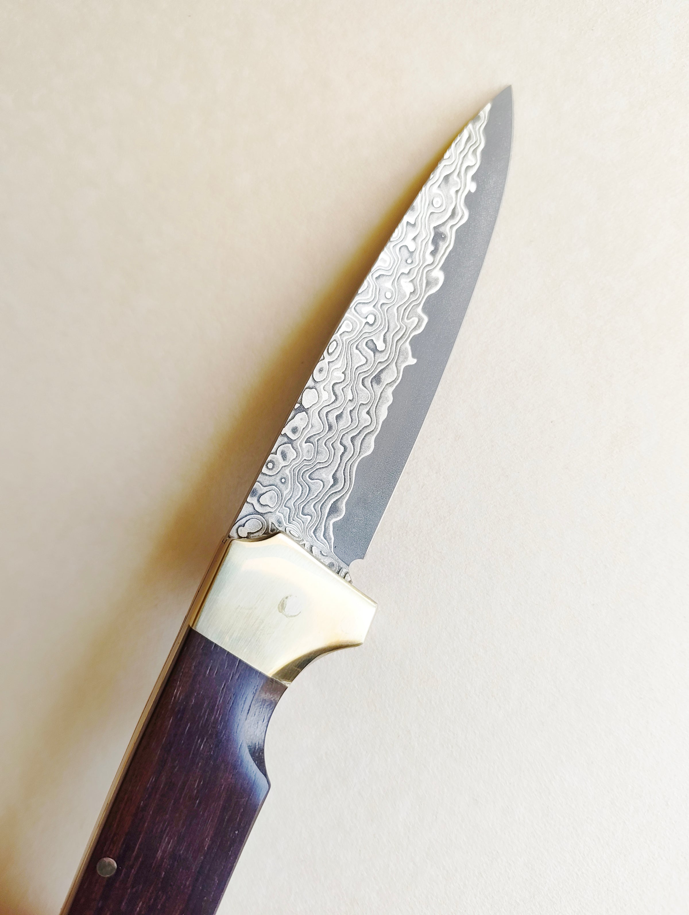 Couteau de chasse japonais pliant "Kogatana" damassé 90mm "Takeshi Saji"