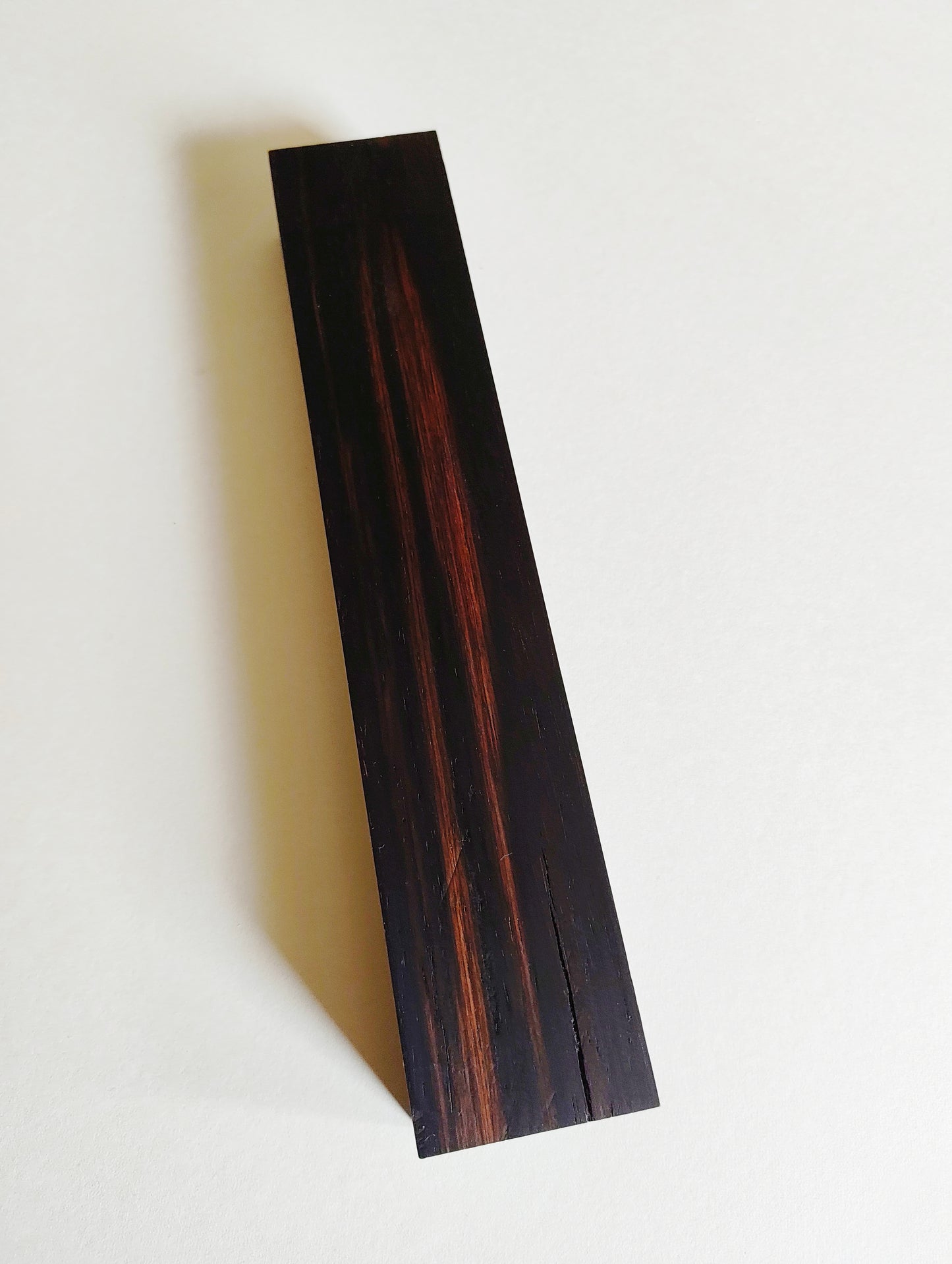 Morceau de bois exotique-Carrelet d'ébène vert 650gr 58 X 39 X 305mm