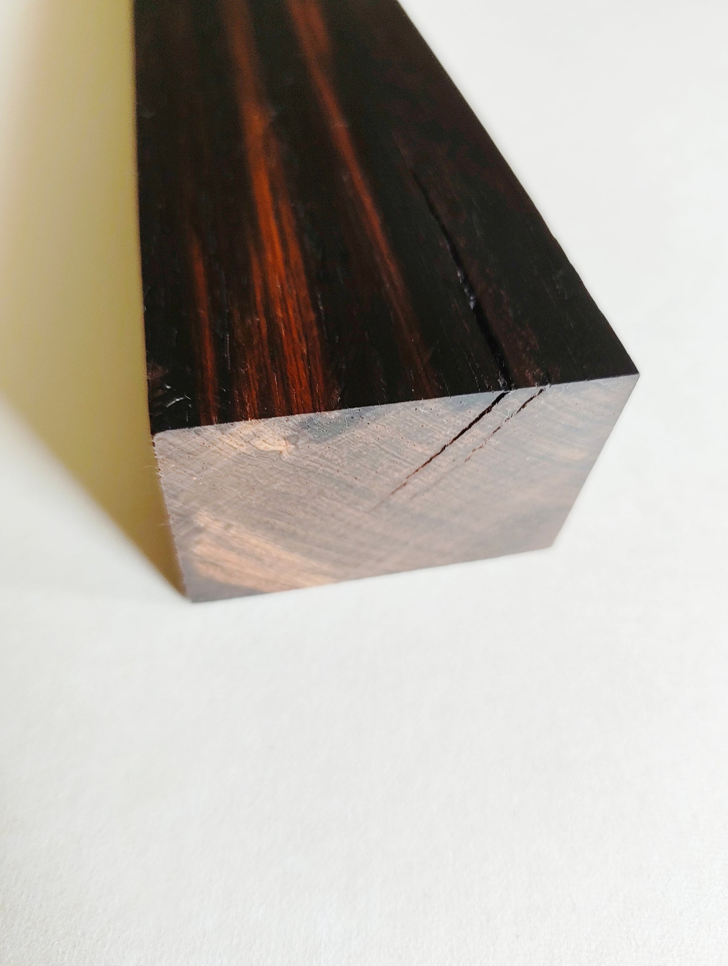 Morceau de bois exotique-Carrelet d'ébène vert 650gr 58 X 39 X 305mm