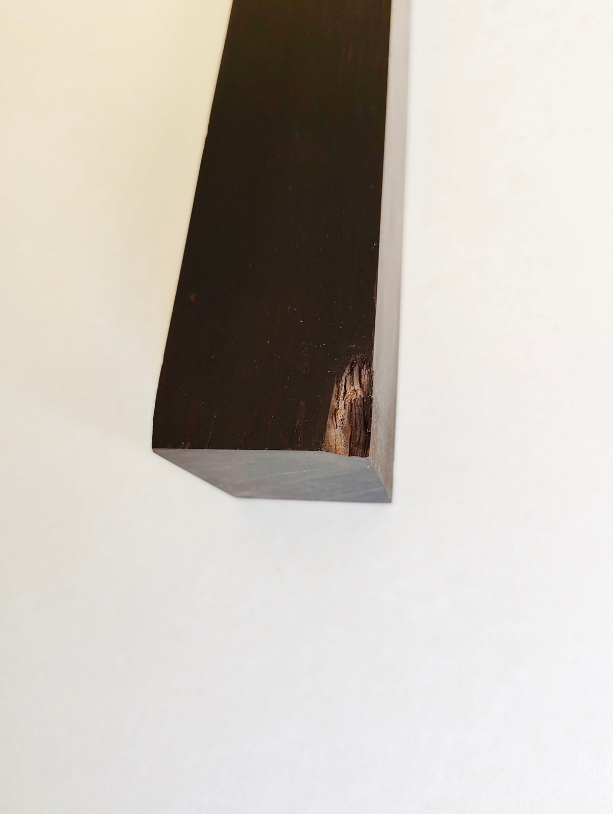 Morceau de bois exotique-Carrelet d'ébène vert 650gr  57,5 X 43,5 X 302mm