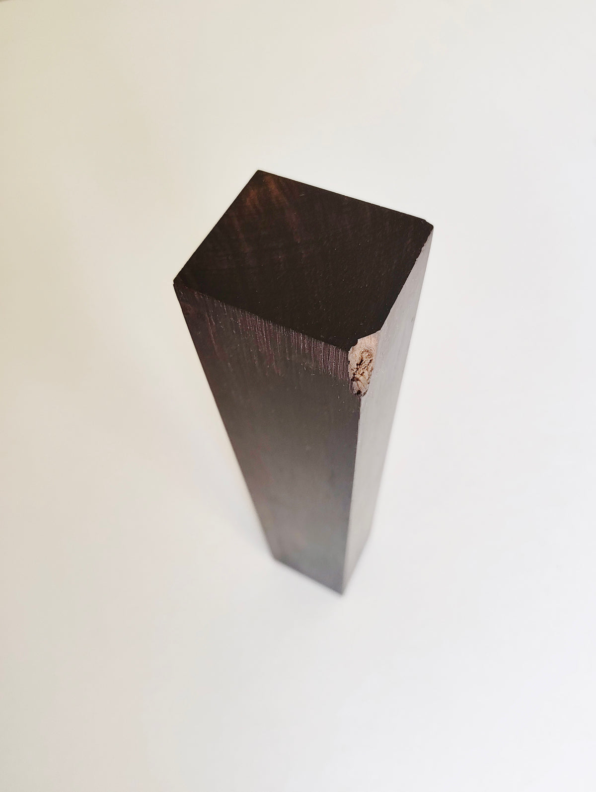 Morceau de bois exotique-Carrelet d'ébène vert 650gr  57,5 X 43,5 X 302mm