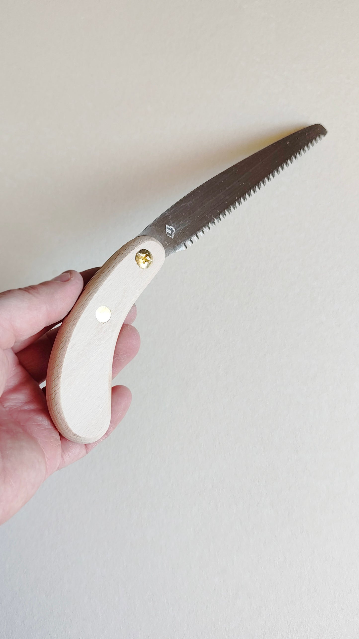 Petite scie japonaise de jardinage "Kataba" 150mm "Hishika"