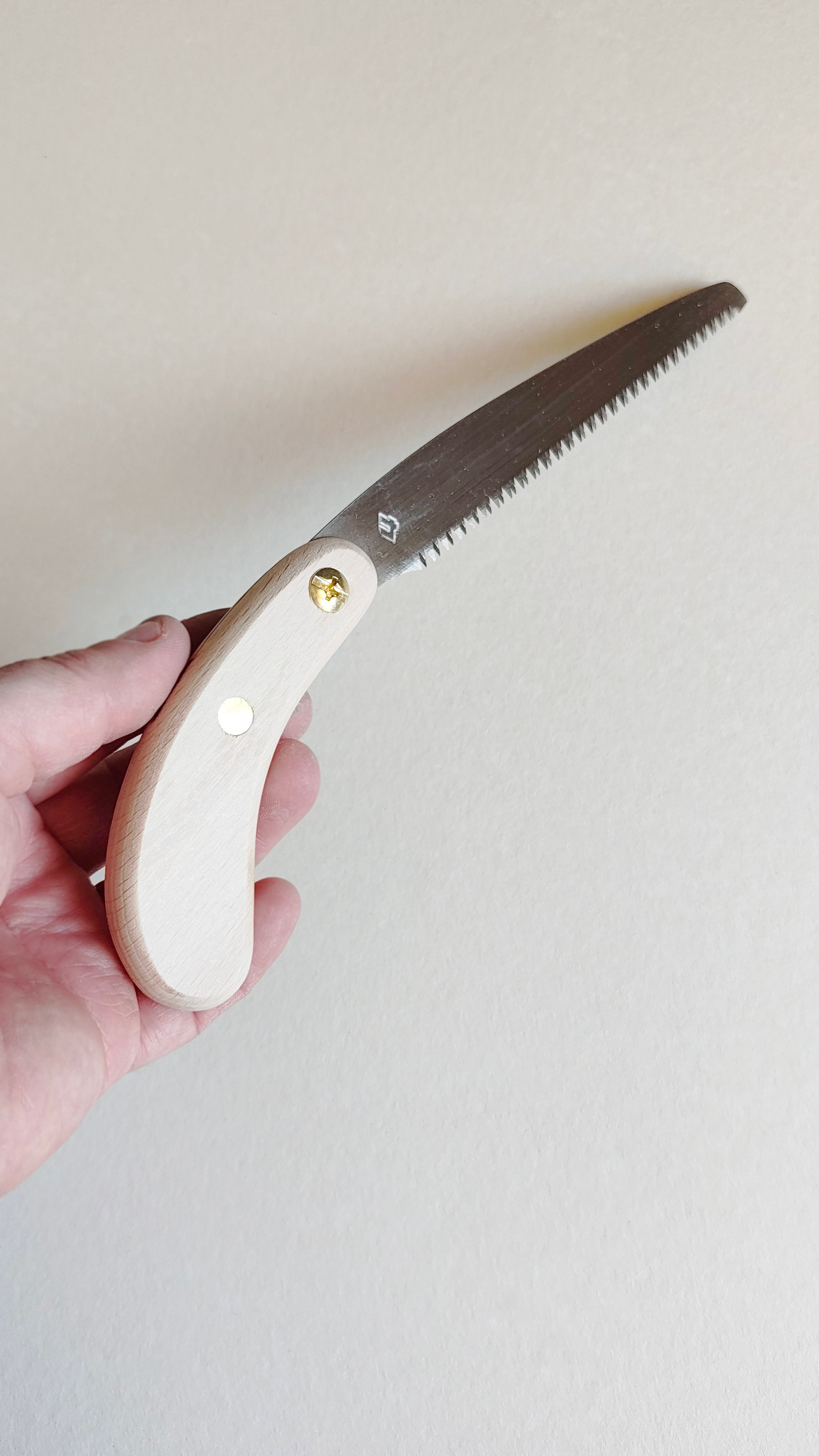 Petite scie japonaise de jardinage "Kataba" 150mm "Hishika"