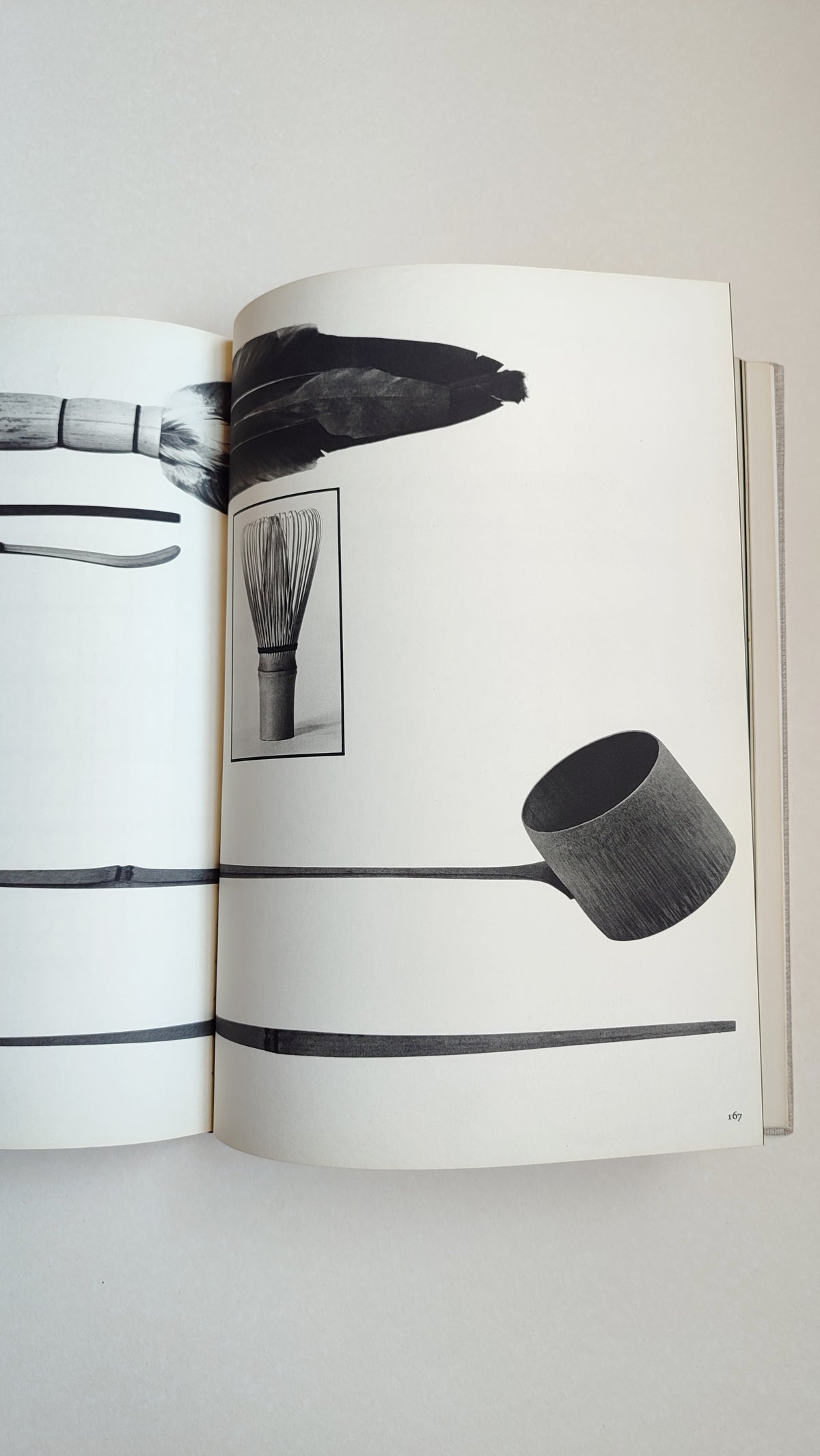 Livre "Japon beauté des formes" (Pierre - Métal - Fibres - Bambou) par Donald Richie