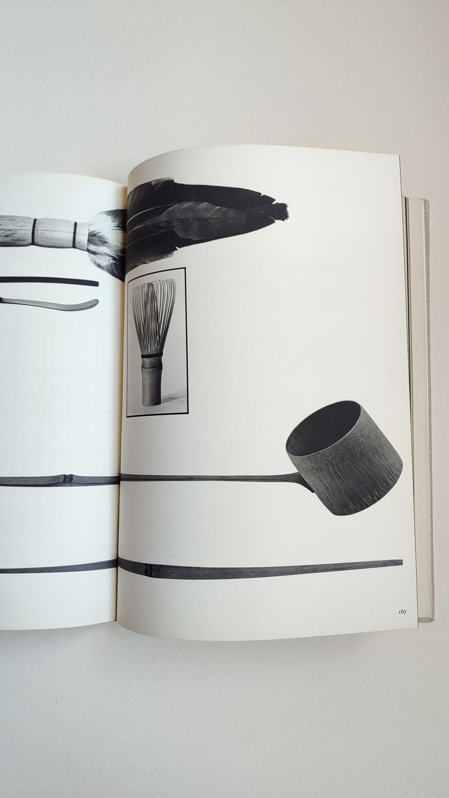 Livre "Japon beauté des formes" (Pierre - Métal - Fibres - Bambou) par Donald Richie