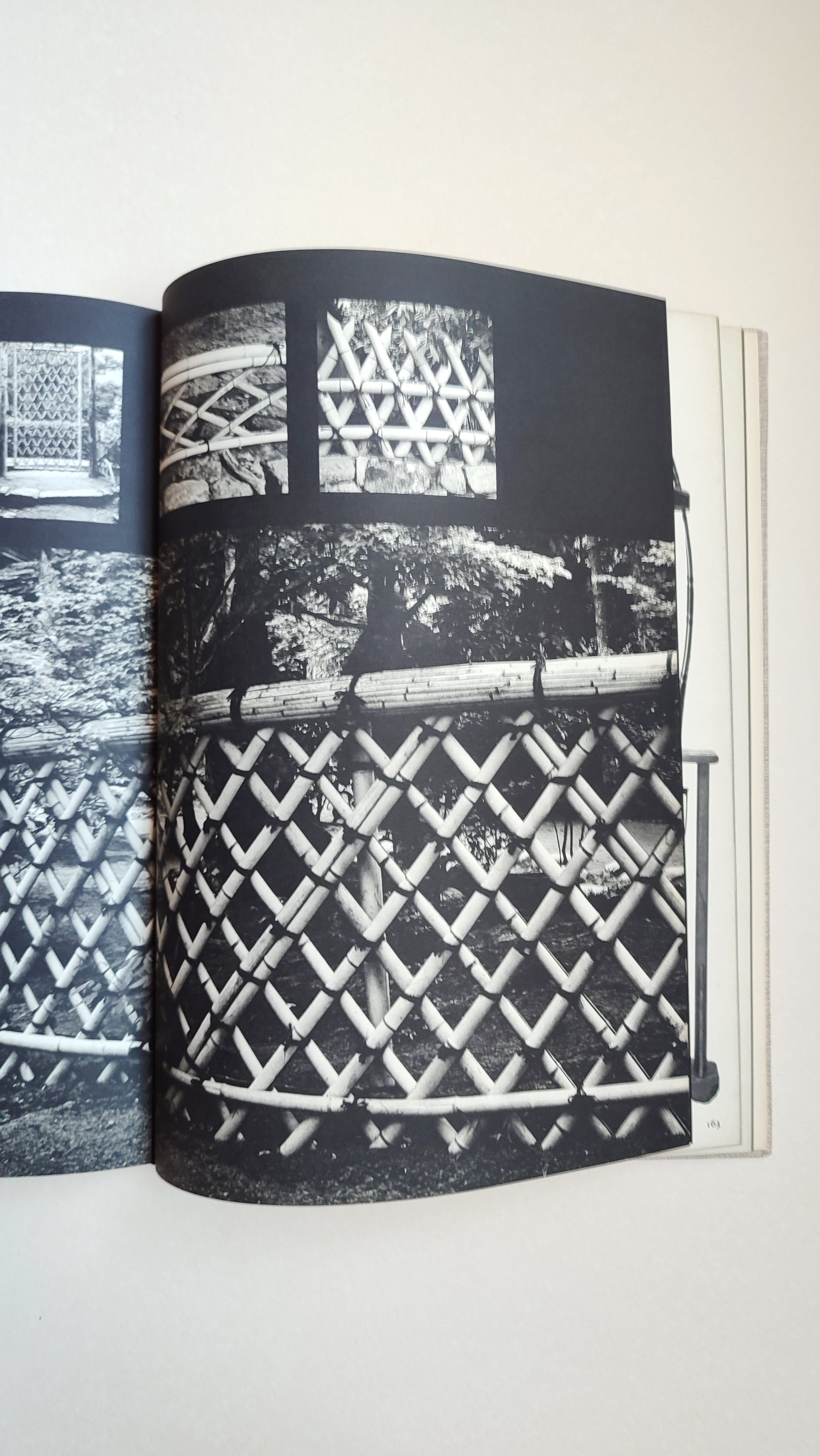 Livre "Japon beauté des formes" (Pierre - Métal - Fibres - Bambou) par Donald Richie