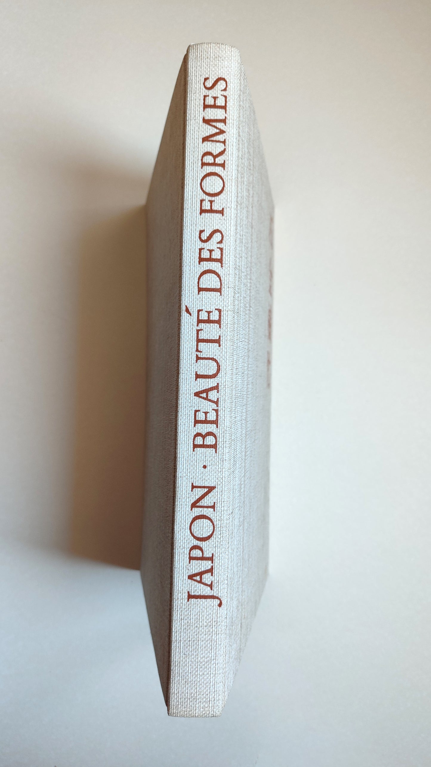 Livre "Japon beauté des formes" (Pierre - Métal - Fibres - Bambou) par Donald Richie