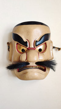 Masque du théâtre Noh de la divinité "Susano-o no Mikoto" sculpté par Hiramatsu Ryugaku (Copie)