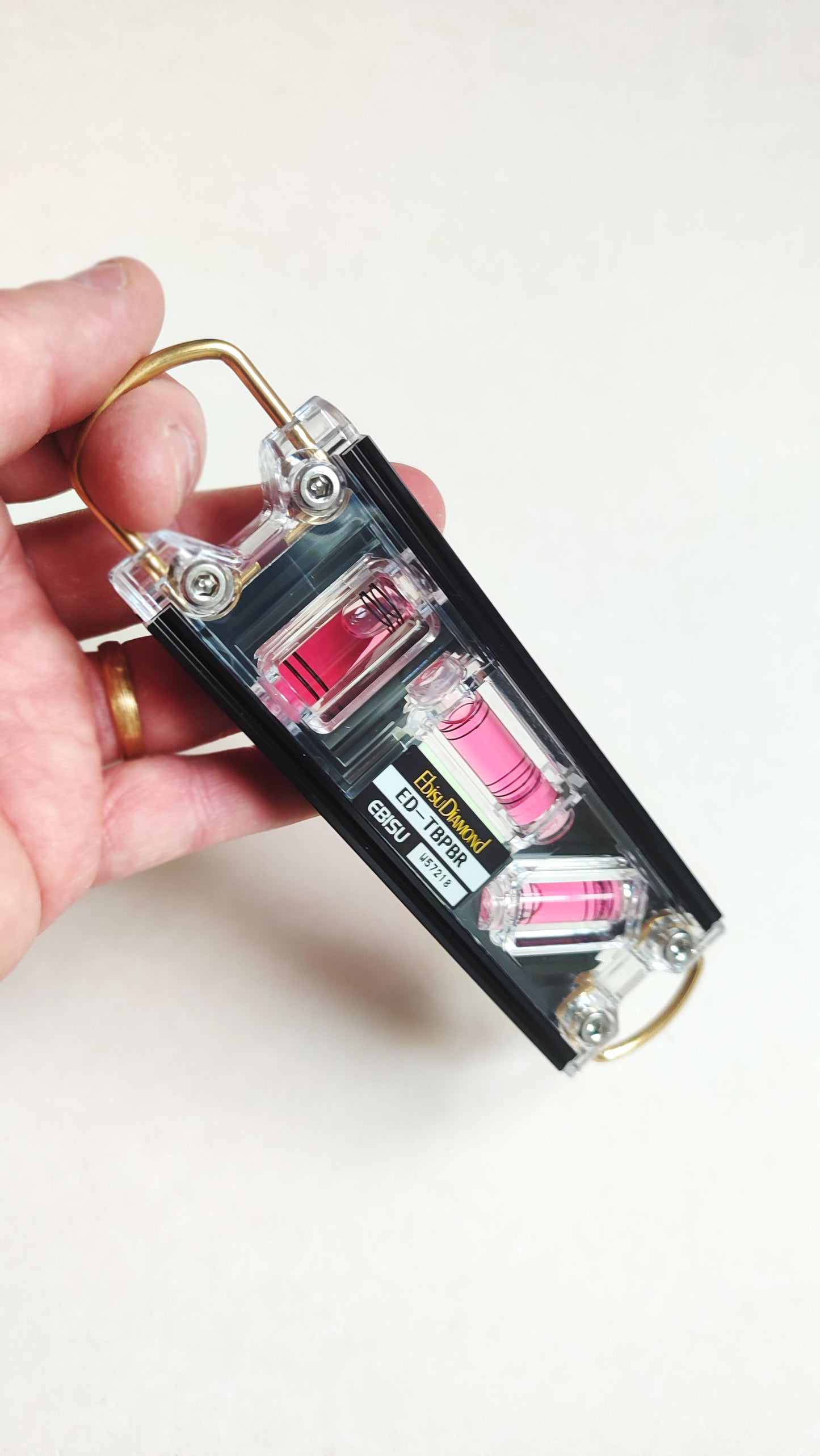 Niveau à bulle magnétique "Ebisu" Pink/Black