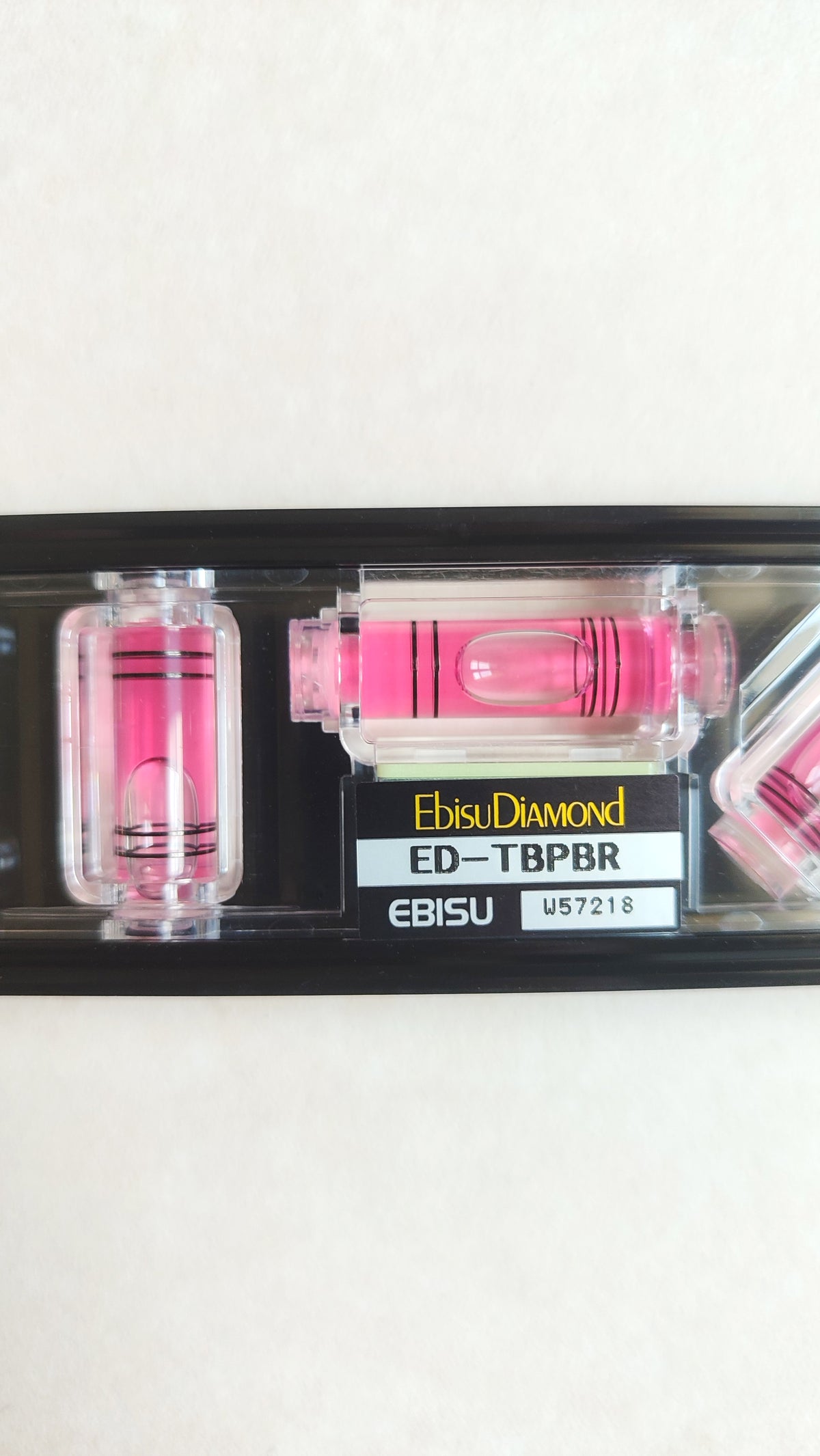 Niveau à bulle magnétique "Ebisu" Pink/Black