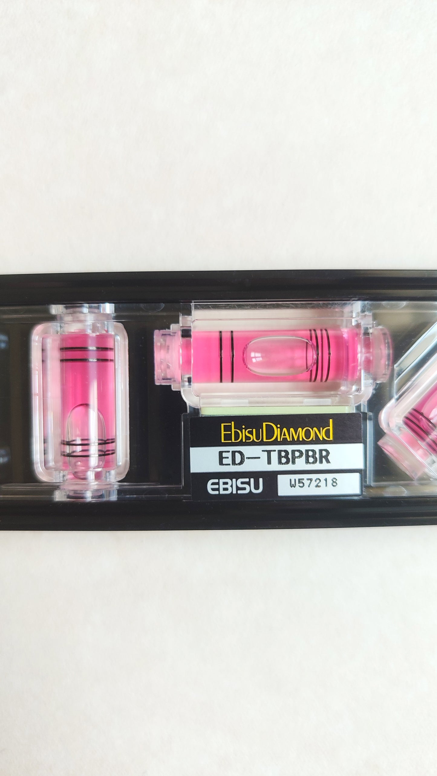 Niveau à bulle magnétique "Ebisu" Pink/Black
