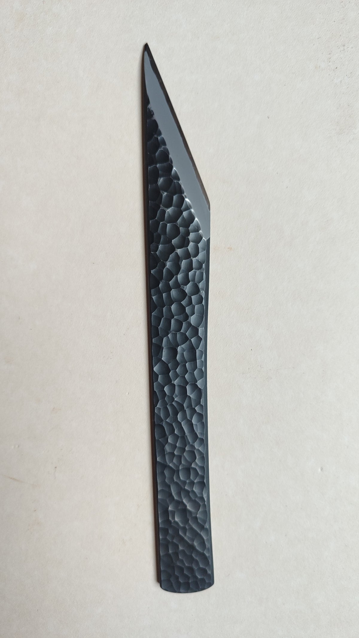Couteau japonais "Kiridashi" forgé par Yoshihide Sakamitsu 24mm "Tsuchime"