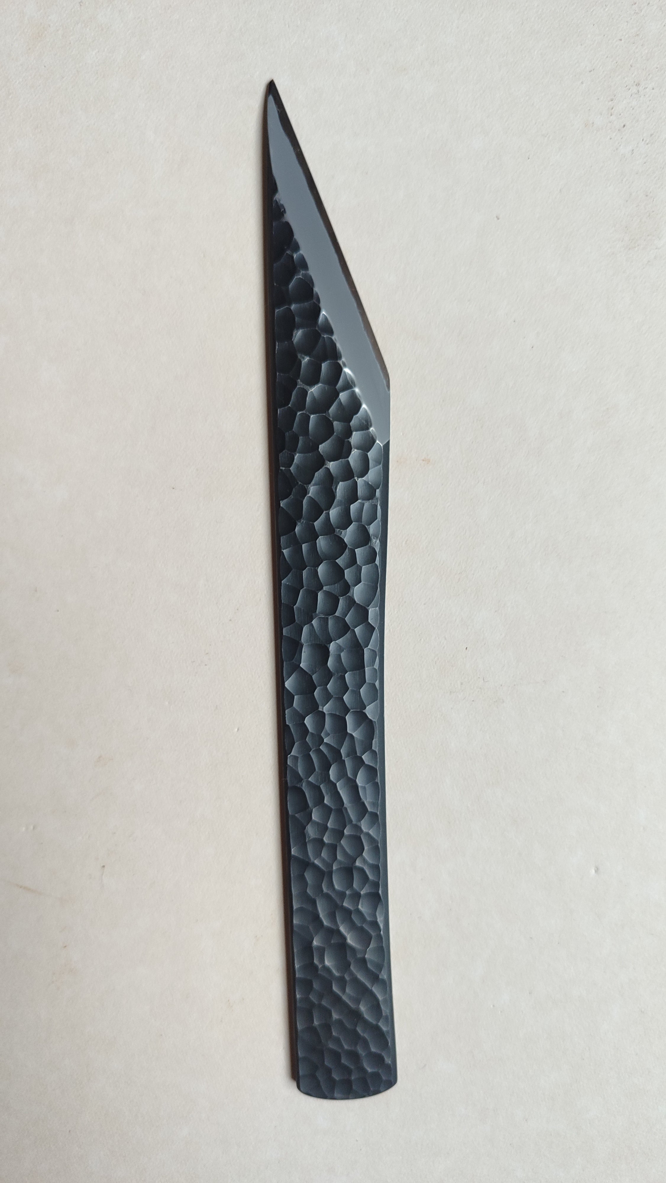 Couteau japonais "Kiridashi" forgé par Yoshihide Sakamitsu 24mm "Tsuchime"