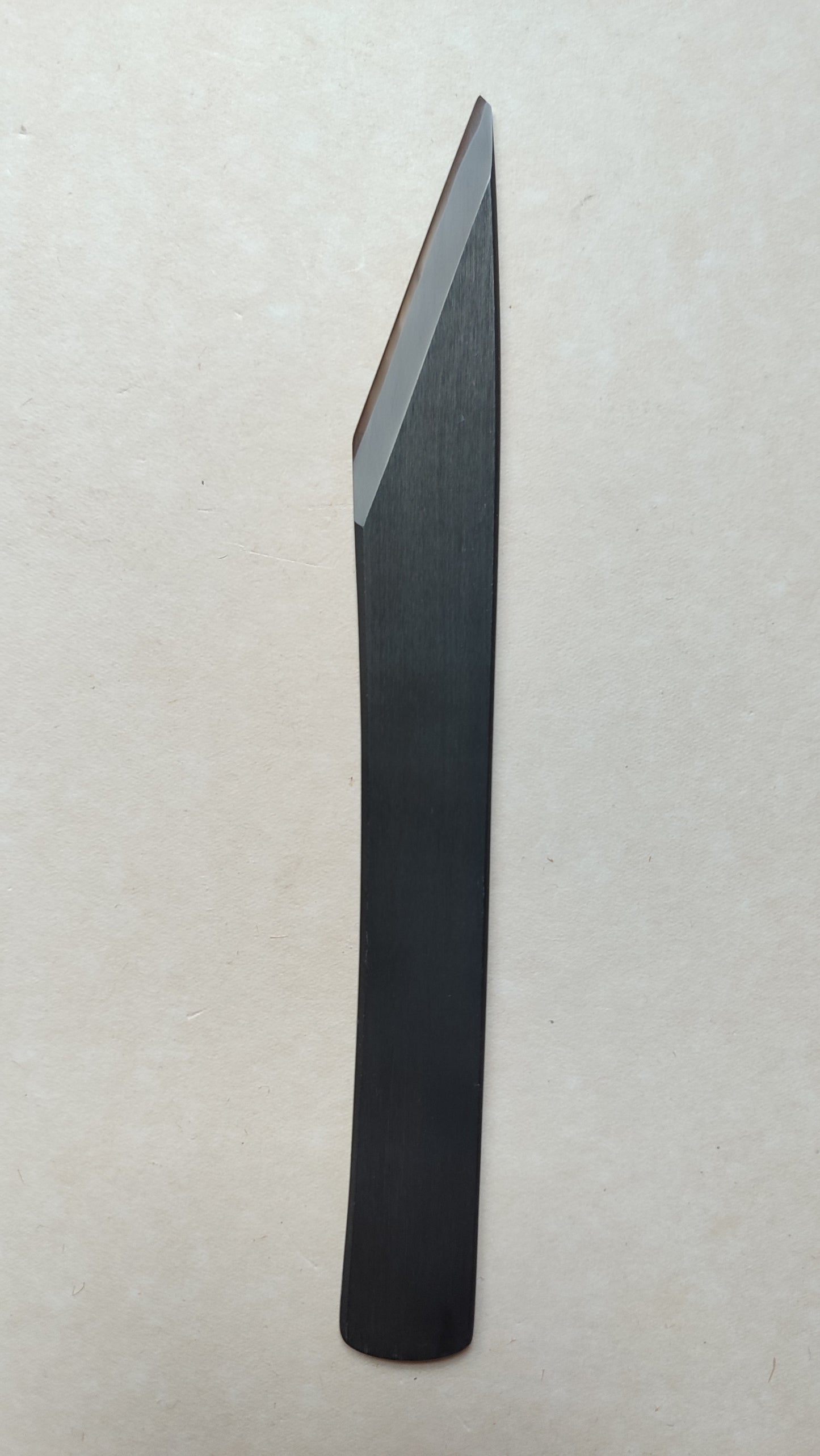 Couteau japonais gaucher "Kiridashi" forgé par Yoshihide Sakamitsu 24mm "Kurouchi"