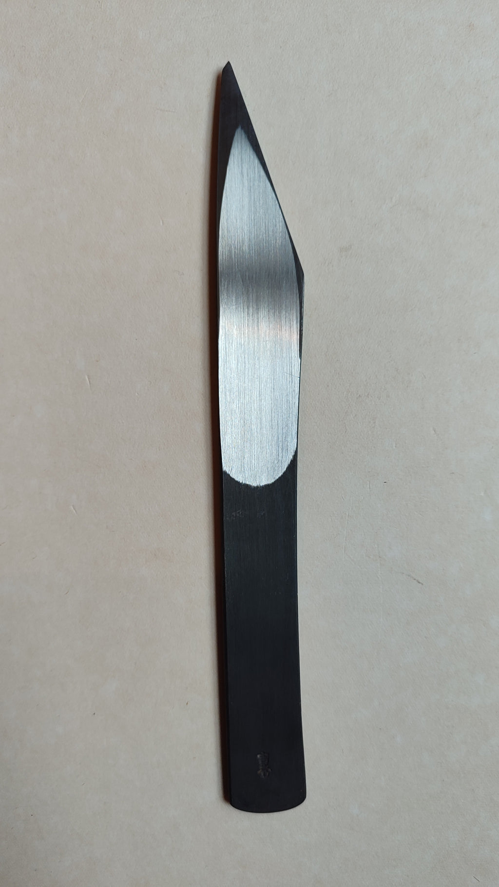 Couteau japonais gaucher "Kiridashi" forgé par Yoshihide Sakamitsu 24mm "Kurouchi"