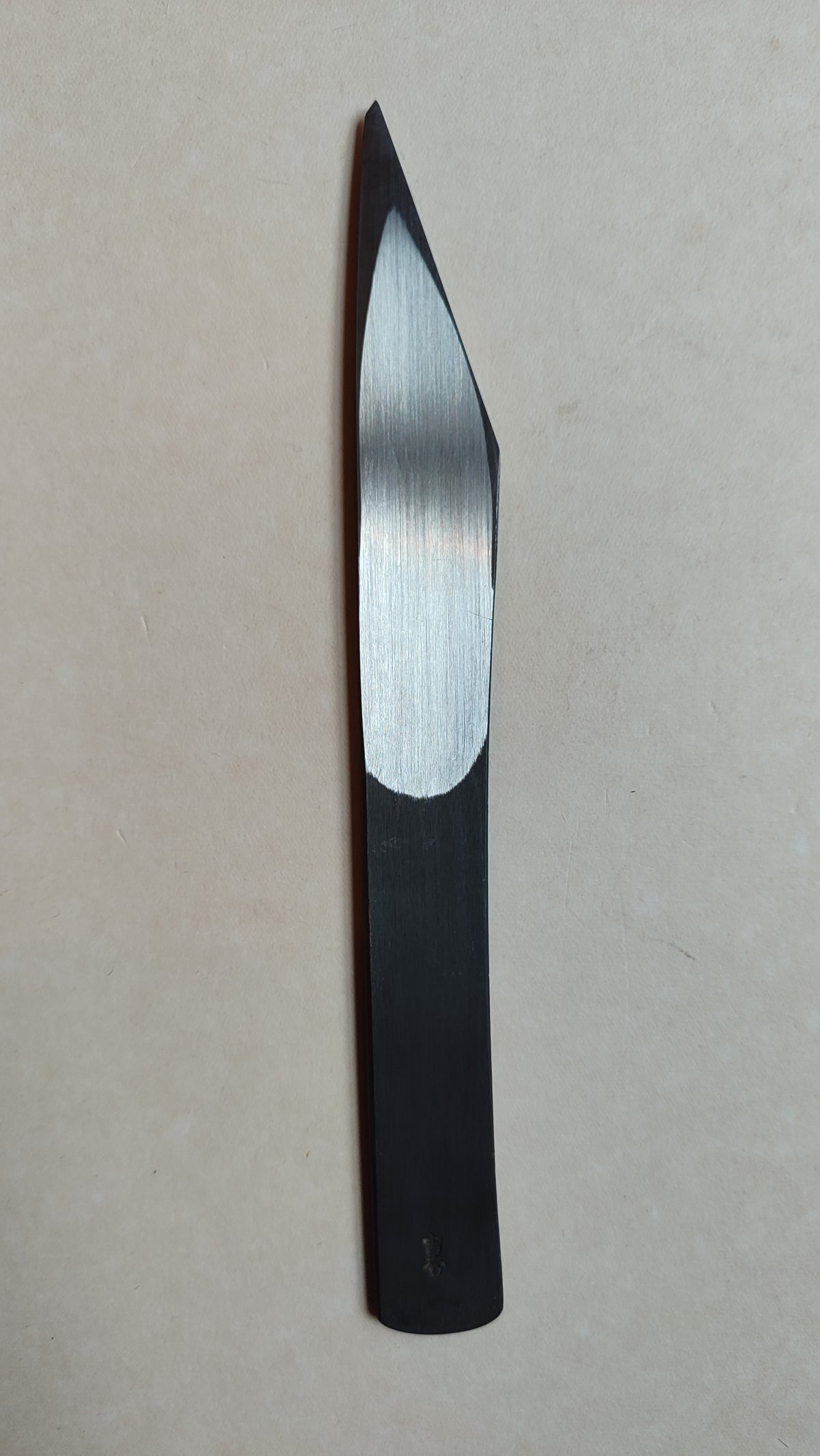 Couteau japonais gaucher "Kiridashi" forgé par Yoshihide Sakamitsu 24mm "Kurouchi"