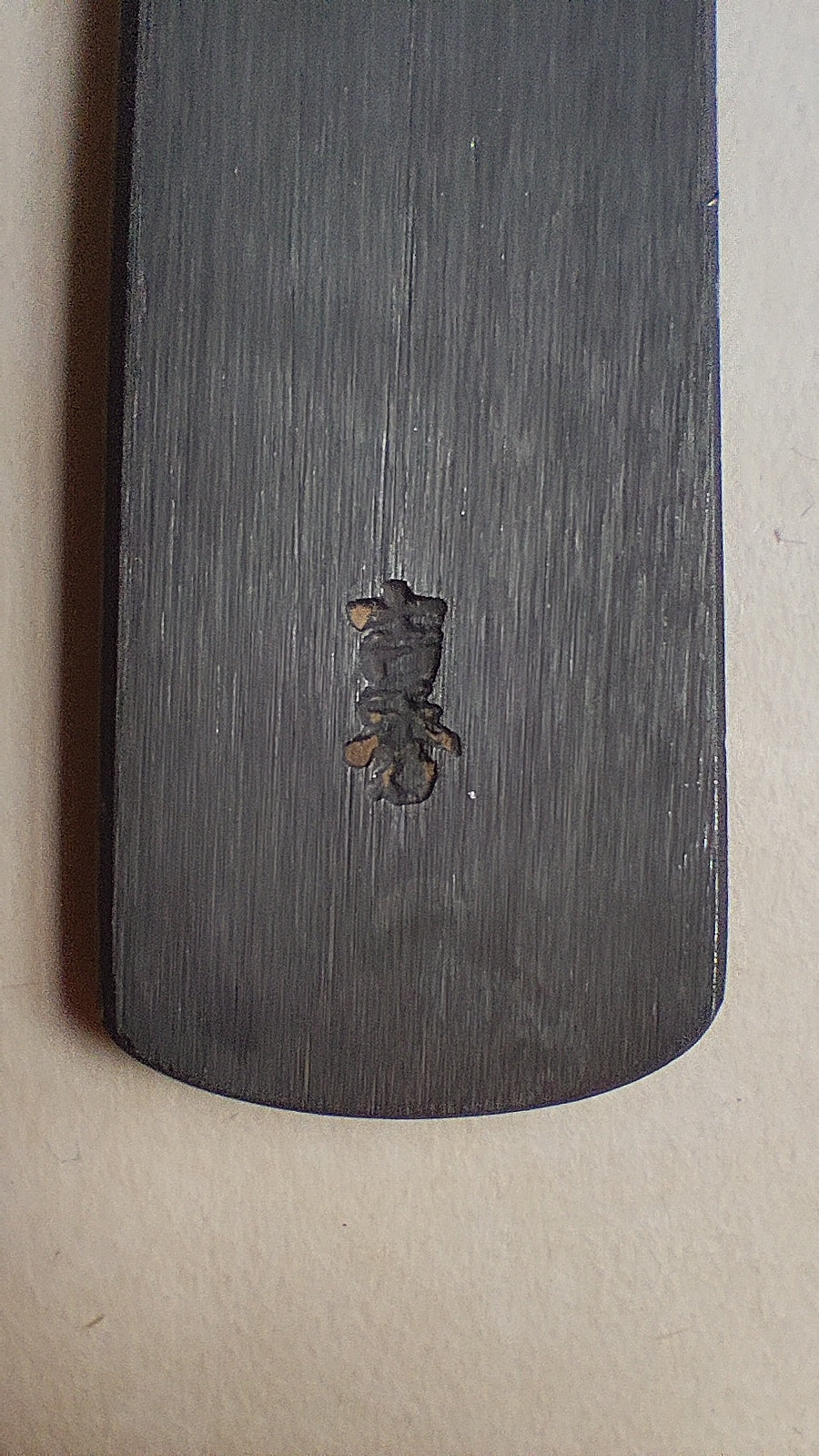 Couteau japonais gaucher "Kiridashi" forgé par Yoshihide Sakamitsu 24mm "Kurouchi"