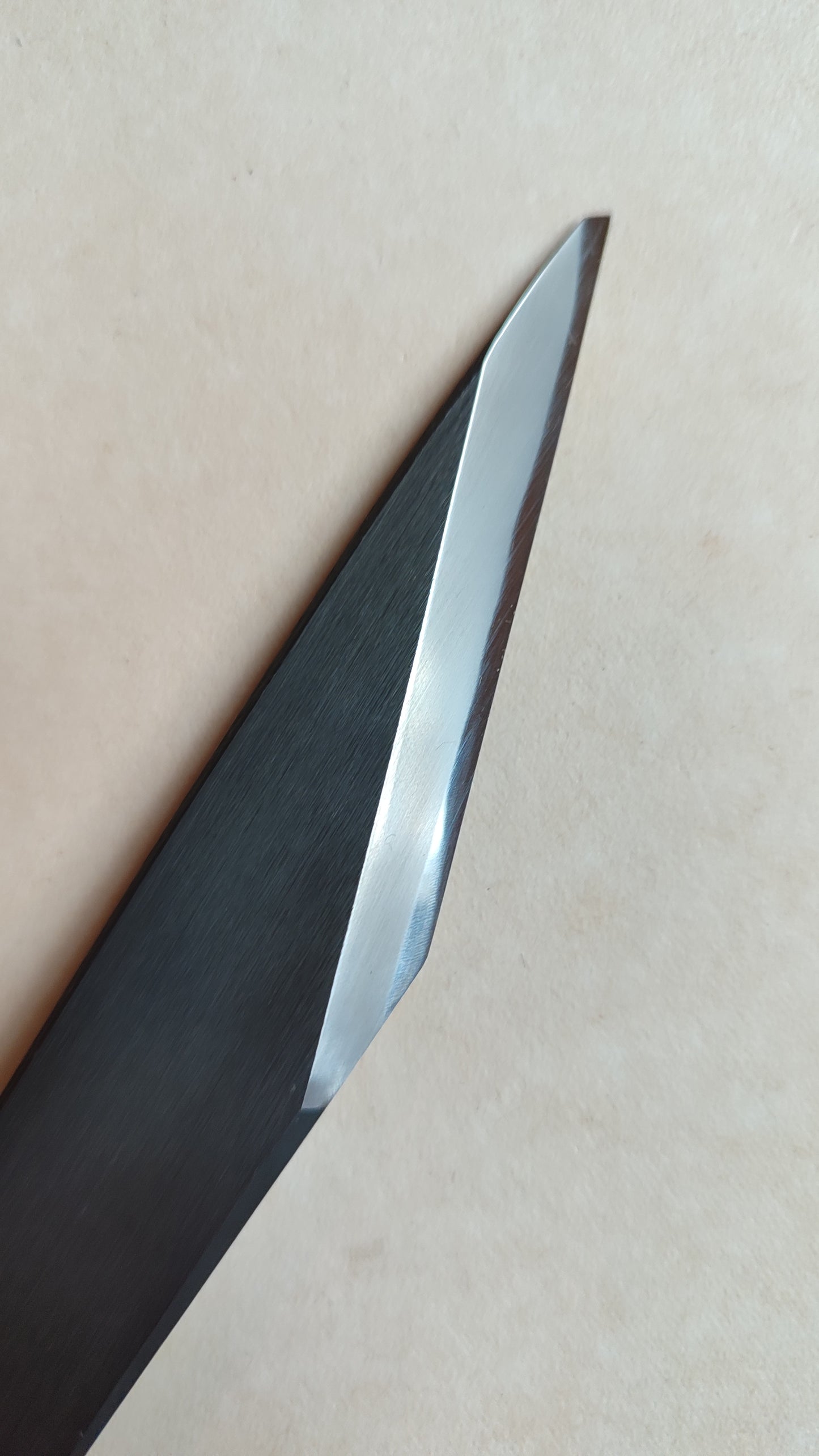 Couteau japonais "Kiridashi" forgé par Yoshihide Sakamitsu 24mm "Kurouchi"