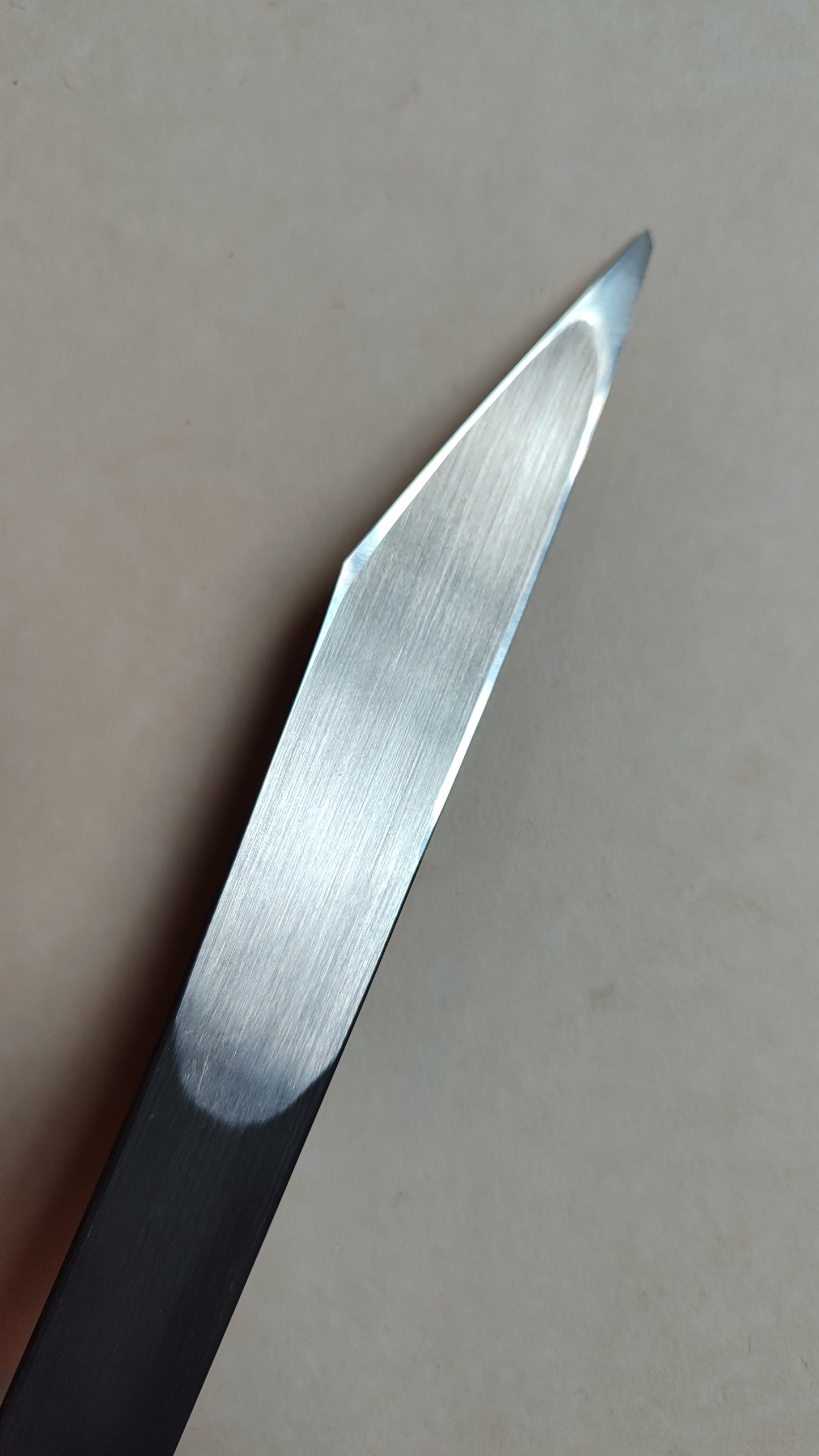 Couteau japonais "Kiridashi" forgé par Yoshihide Sakamitsu 24mm "Kurouchi"