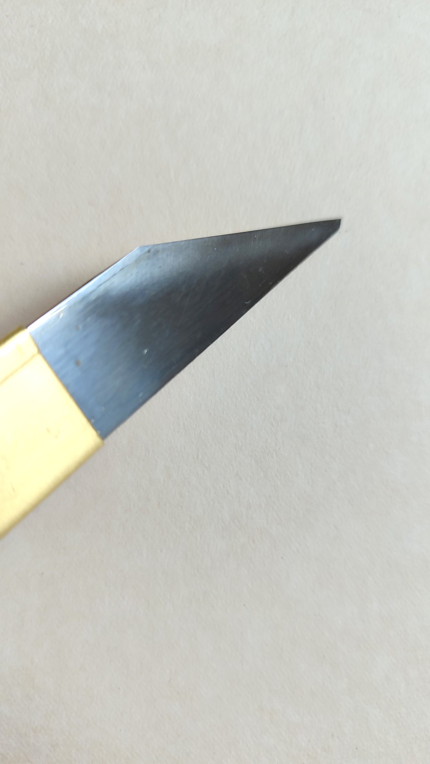 Couteau japonais "Kiridashi Penanto" 16mm "Yoshiharu"