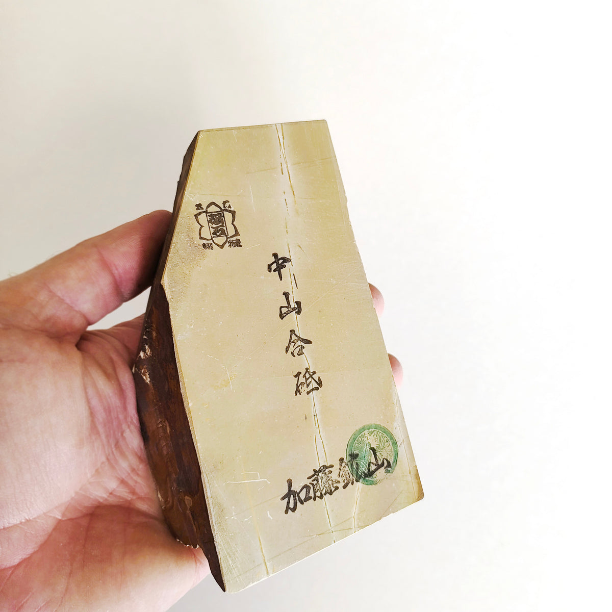 Petite pierre d'affûtage naturelle japonaise JNAT "Koppa"  130 X 70 X 30mm "Nakayama" 645gr