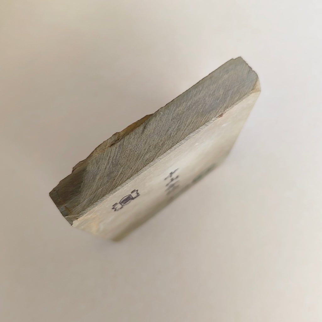 Petite pierre d'affûtage naturelle japonaise JNAT "Koppa"  110 X 91 X 17,5mm "Nakayama"440gr