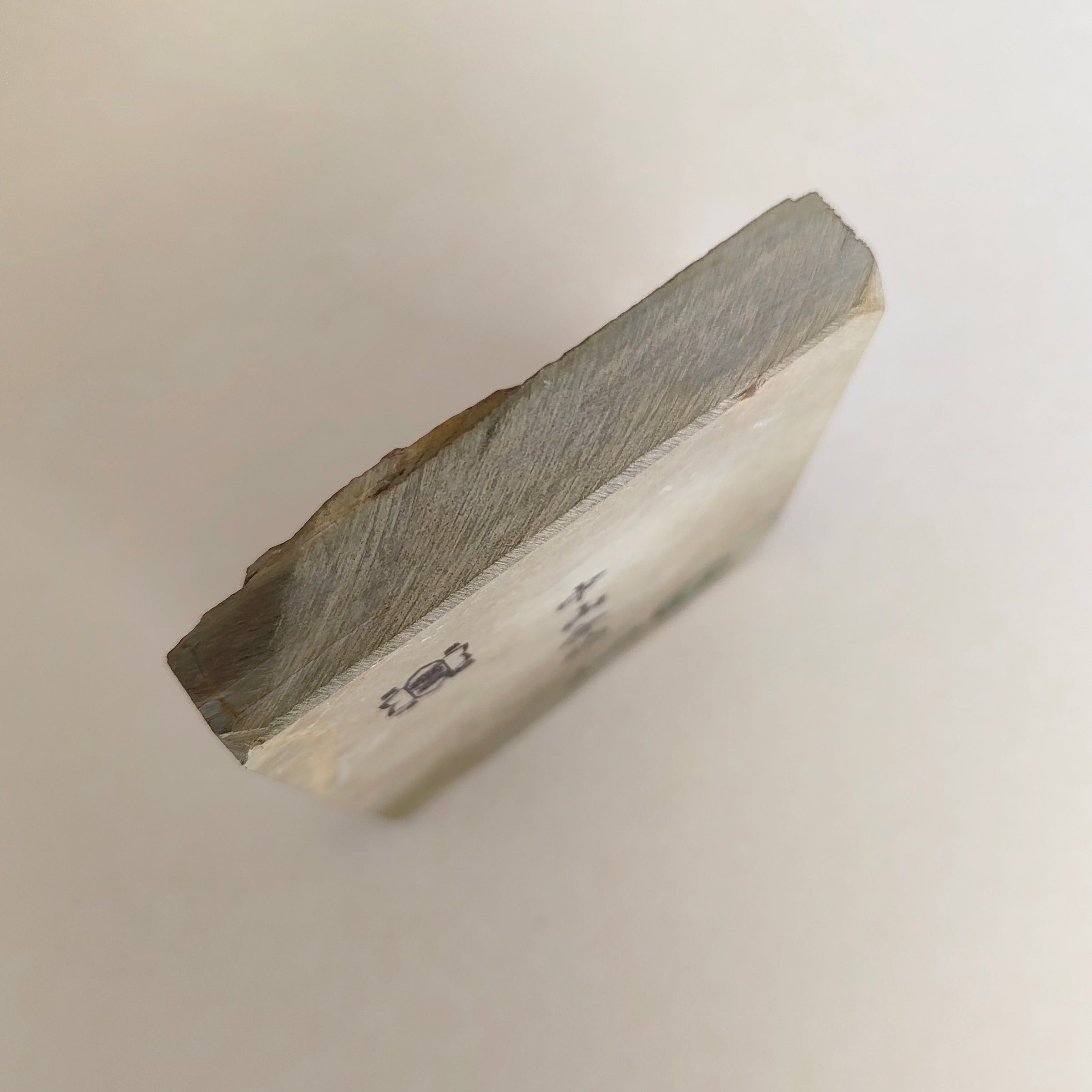 Petite pierre d'affûtage naturelle japonaise JNAT "Koppa"  110 X 91 X 17,5mm "Nakayama"440gr