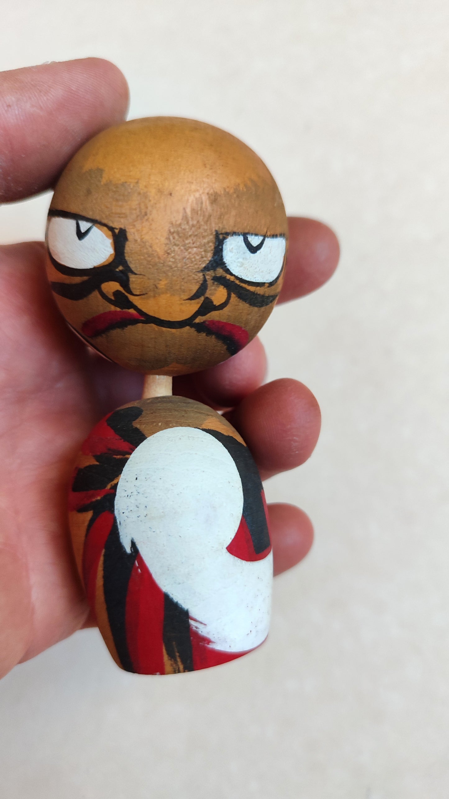 Petite poupée japonaise "Kokechi" en bois 90mm "Daruma"