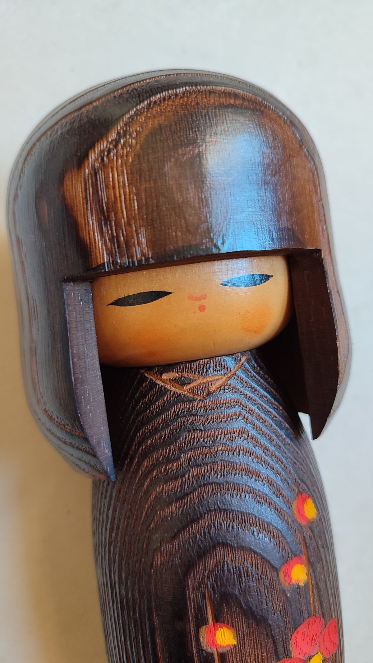Poupée japonaise "Kokechi" en bois brûlé "Yakisugi" 190mm
