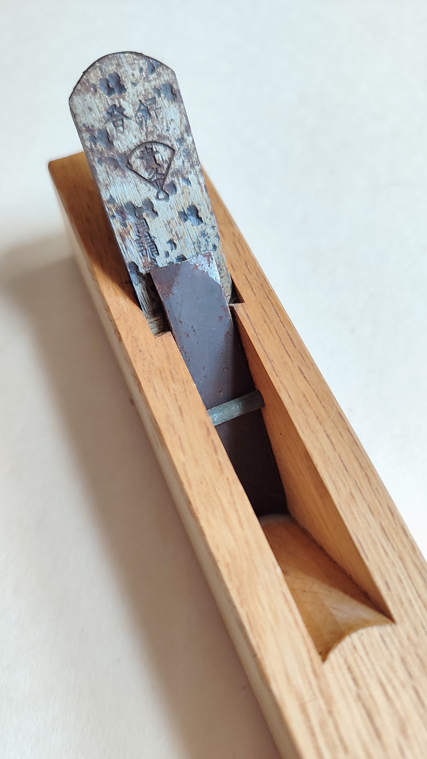 Rabot de forme japonais "Uchimaru Kanna" 15mm Takahisa
