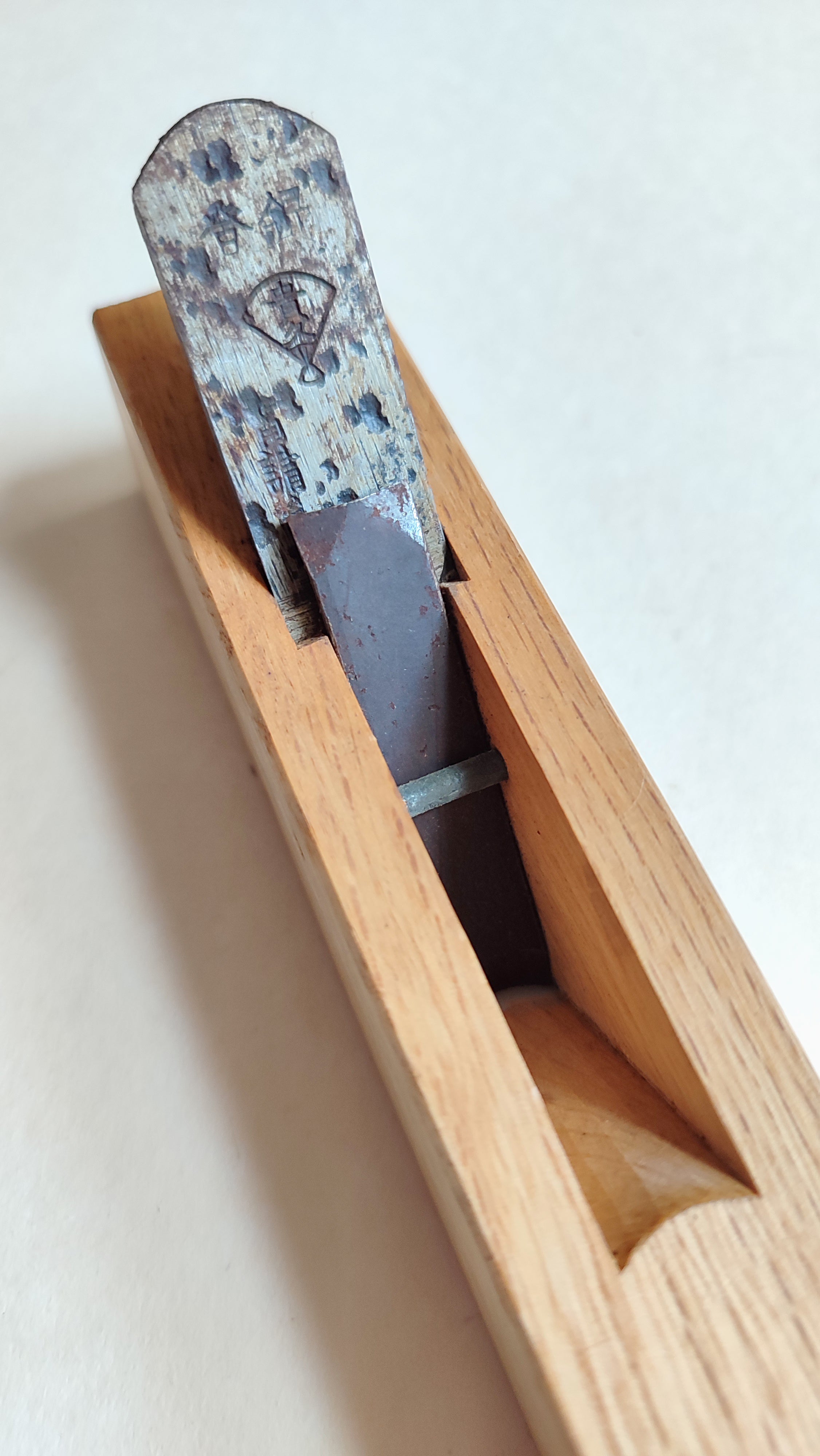 Rabot de forme japonais "Uchimaru Kanna" 15mm Takahisa