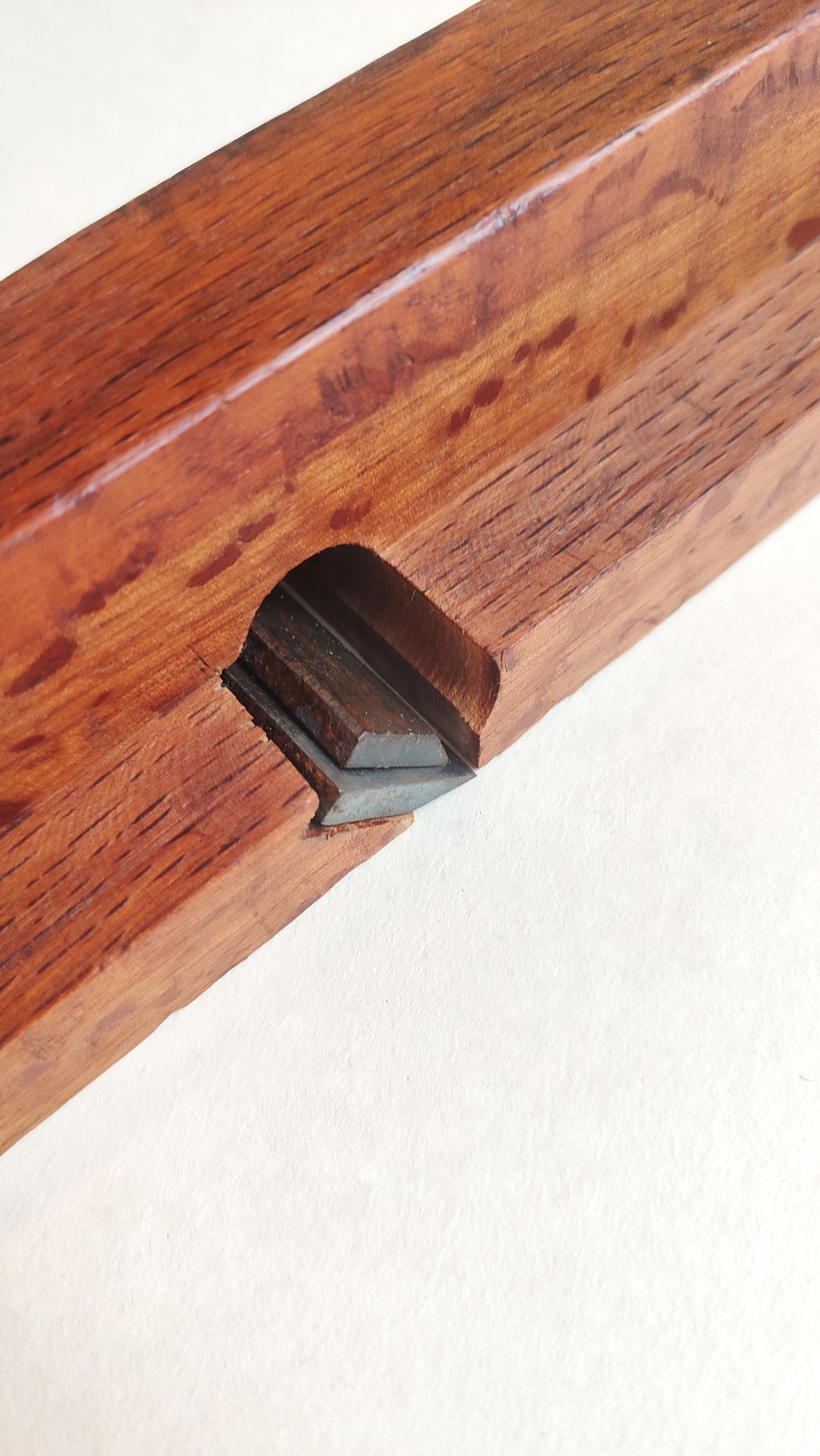 Rare rabot japonais type guillaume "Gotoku Kanna" 65mm Red oak