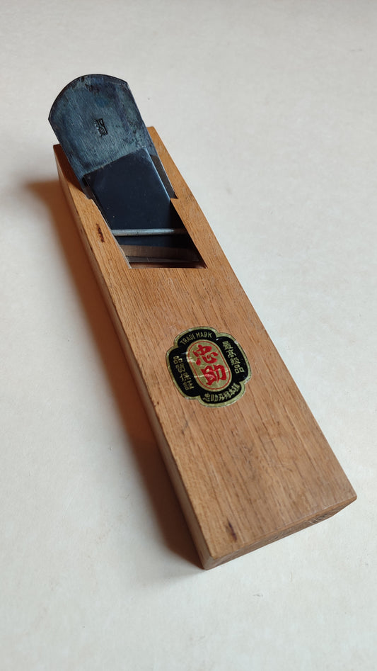 Rabot d'angle japonais Kiwa Kanna 42mm Tadasuke Kazunori
