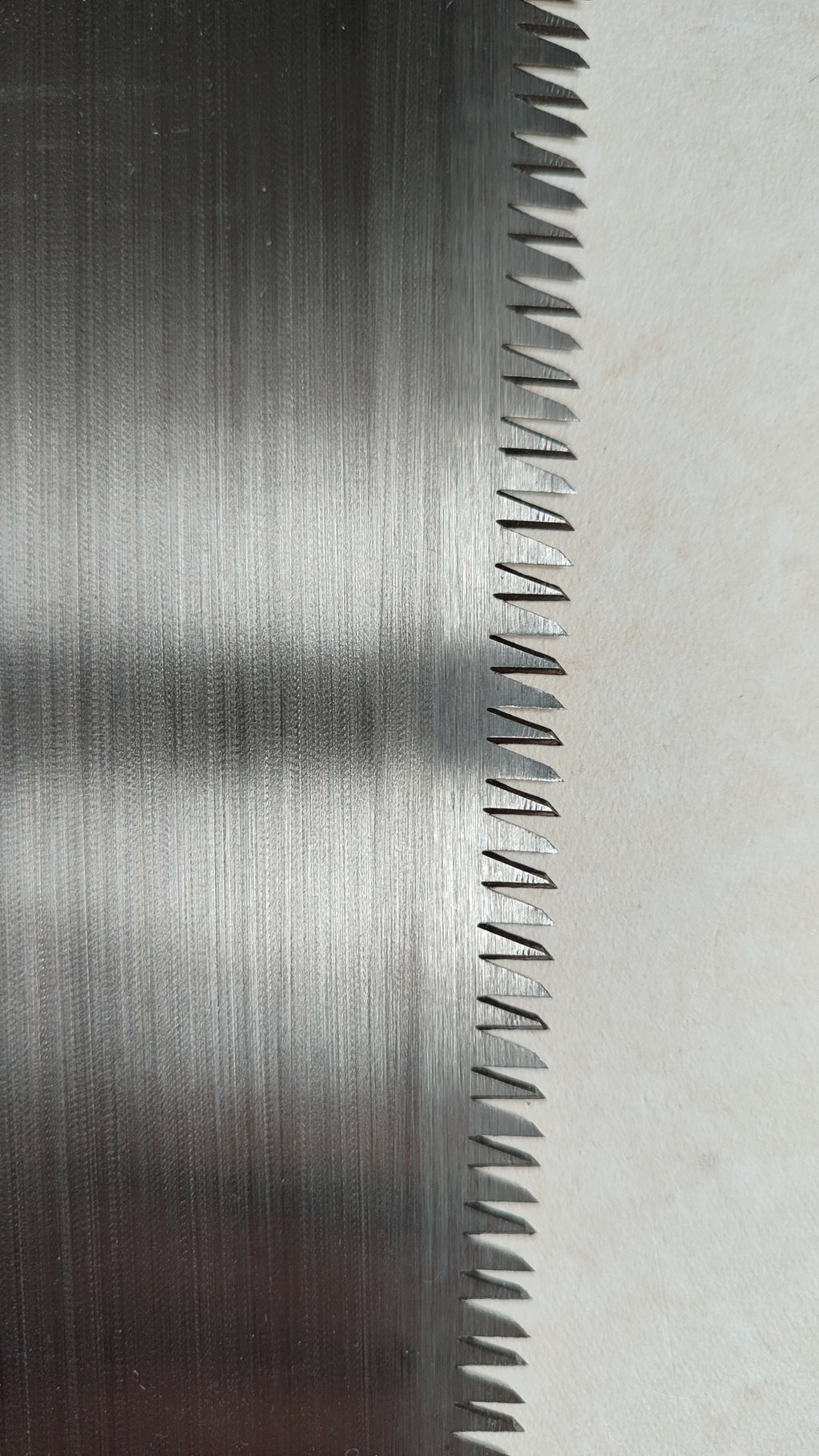 Scie japonaise forgée "Anahiki Nokogiri" 340mm "Yasuo Kaekura"