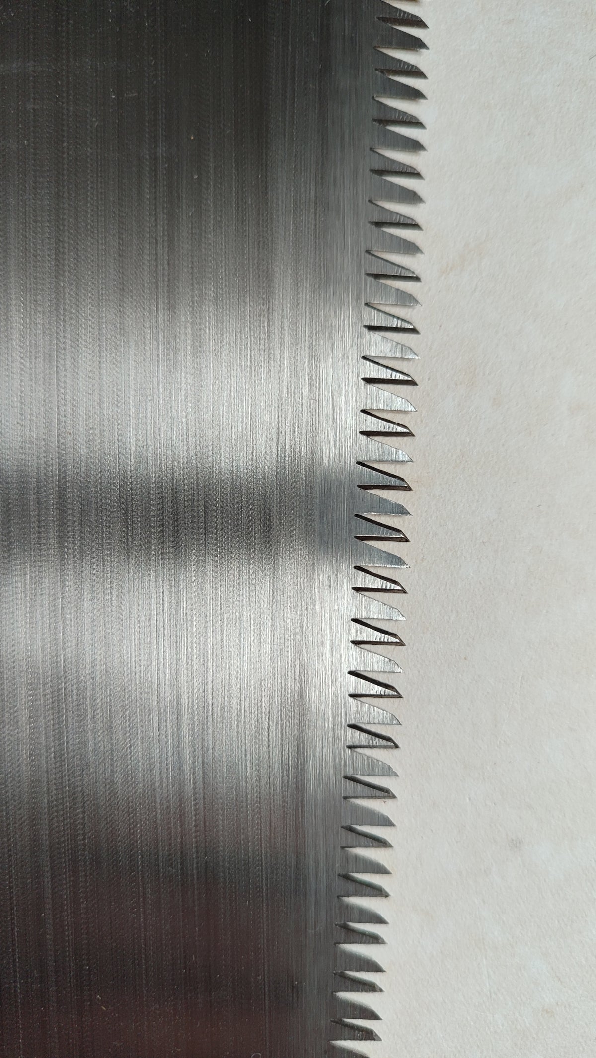 Scie japonaise forgée "Anahiki Nokogiri" 340mm "Yasuo Kaekura"