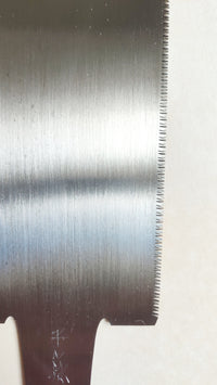 Magnifique scie japonaise forgée "Ryoba" 210mm