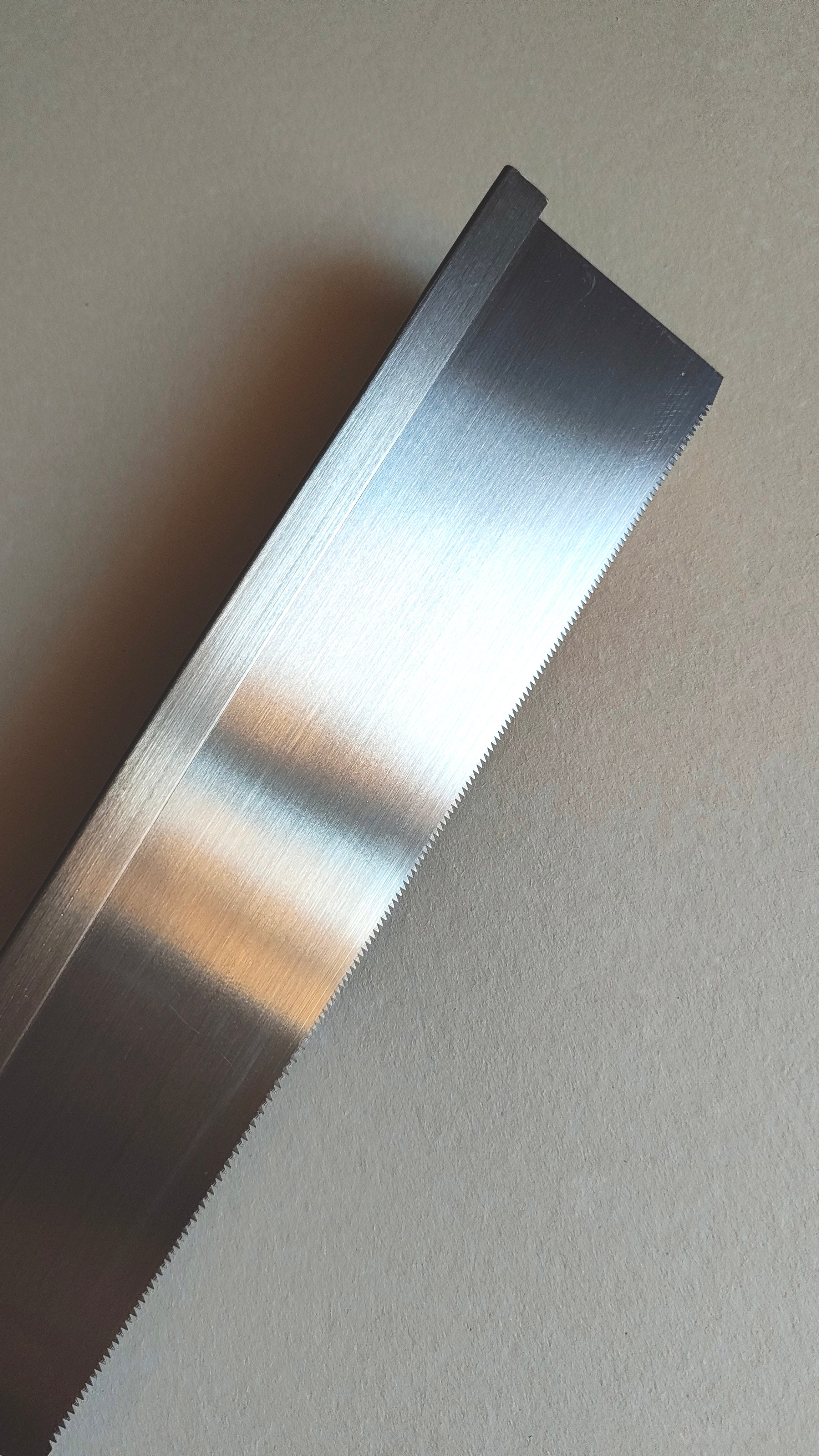 Scie japonaise "Dozuki" 240mm "Hishika" sens du fil