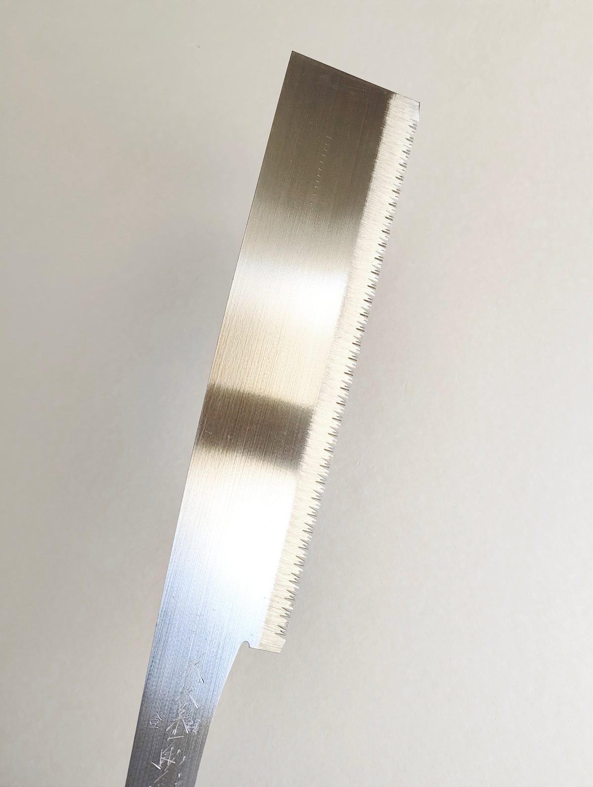 Scie japonaise forgée "Kataba" 240mm "Eisuke Karasawa" bois durs
